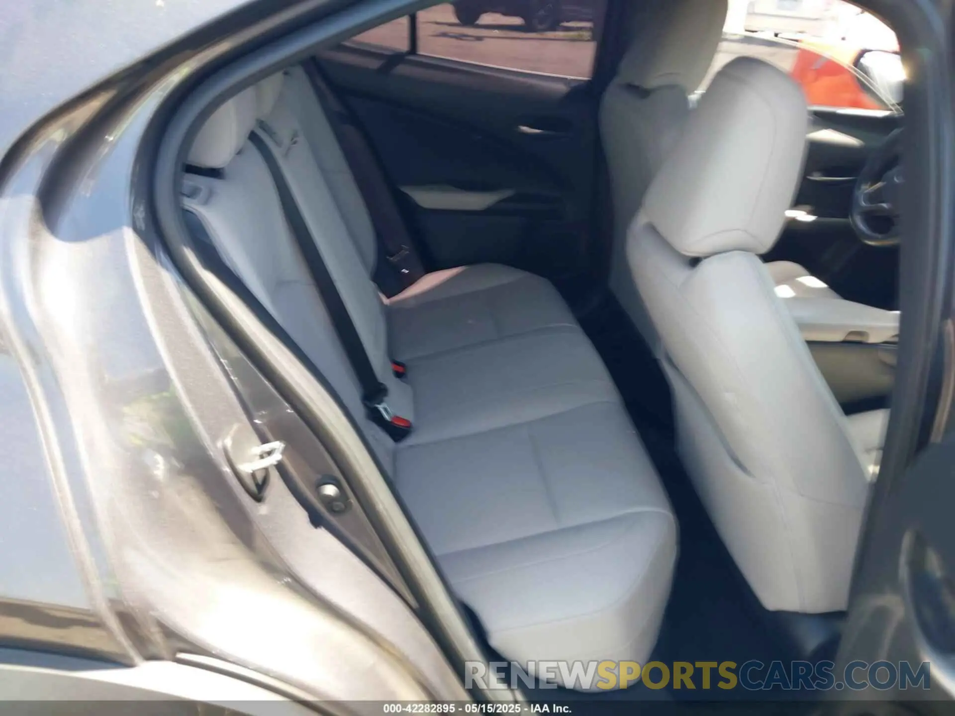 8 fotografías del automóvil dañado JTHX3JBH7N2055392 LEXUS UX 200 2022