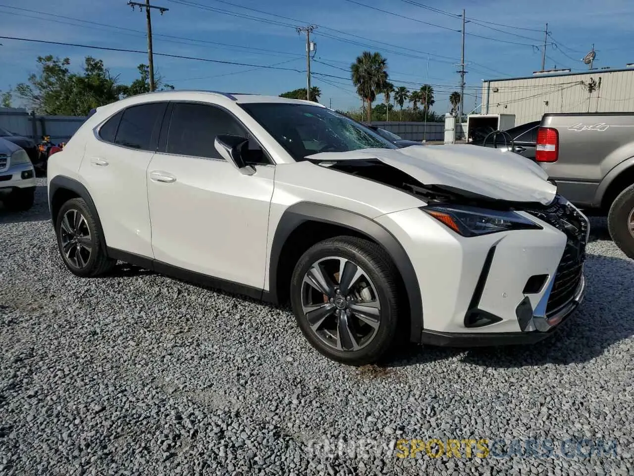 4 fotografías del automóvil dañado JTHX3JBH5N2048750 LEXUS UX 200 BAS 2022
