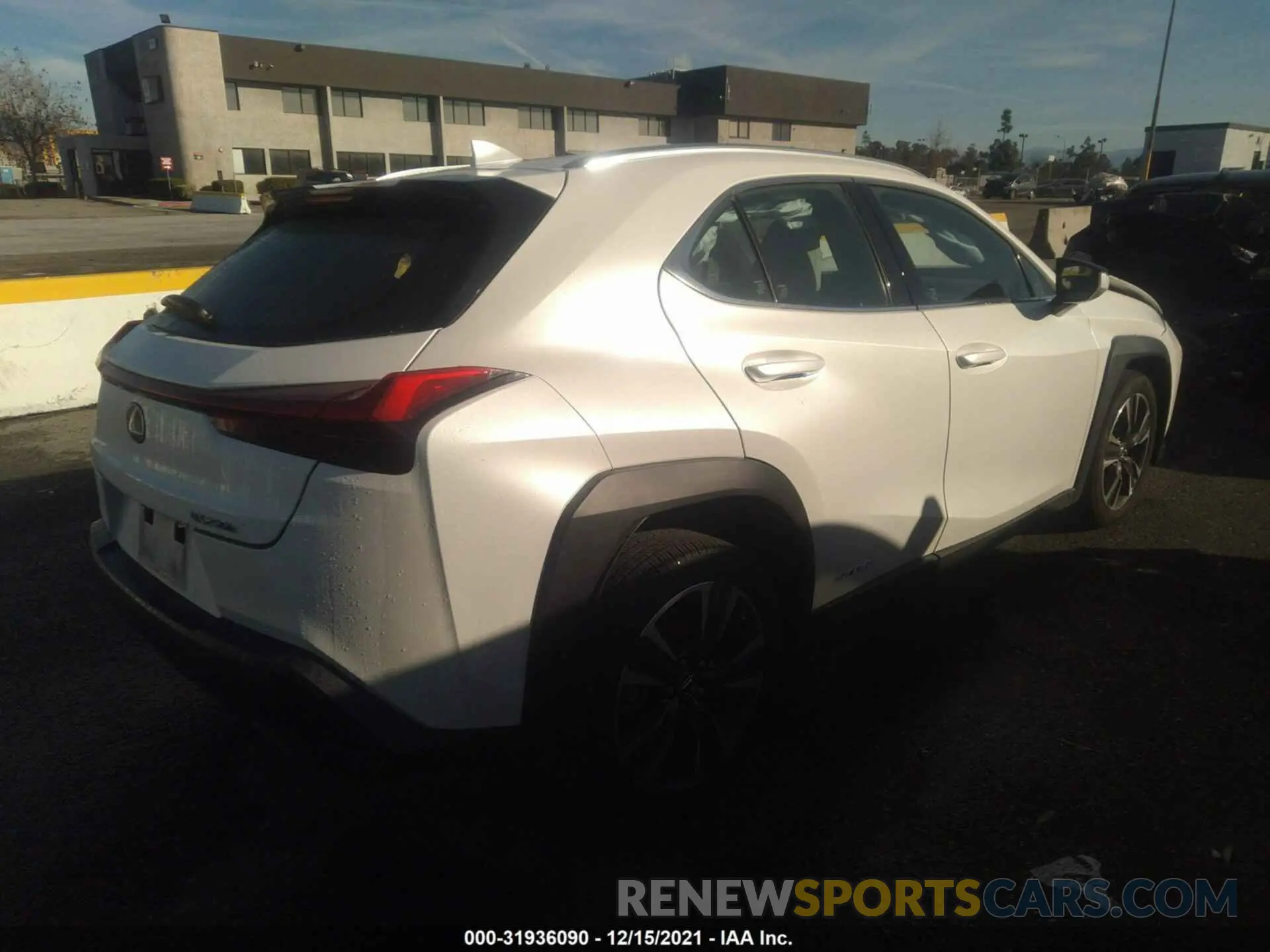 4 fotografías del automóvil dañado JTHU9JBHXK2017619 LEXUS UX 2019