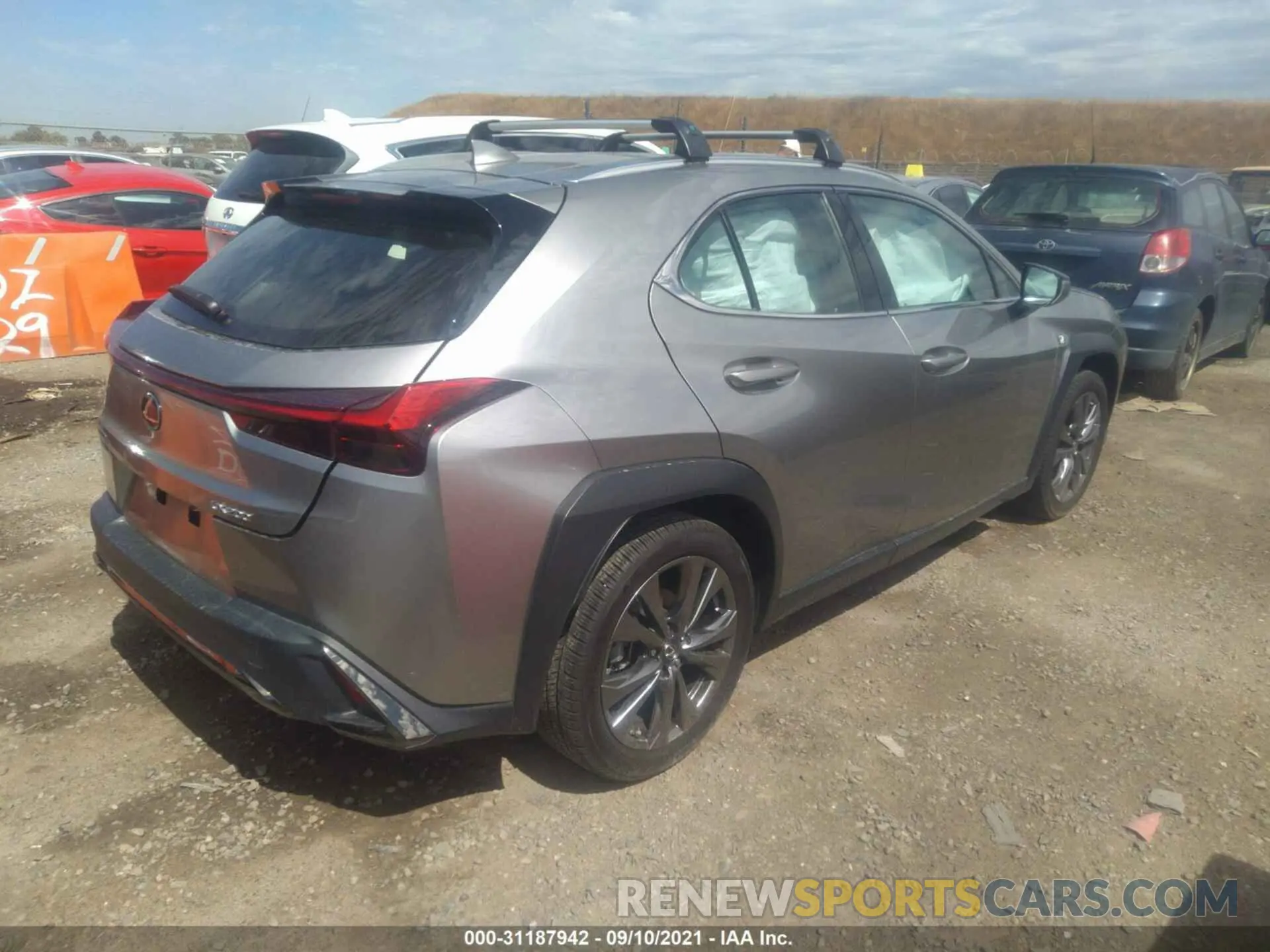 4 fotografías del automóvil dañado JTHY3JBH1K2017110 LEXUS UX 2019