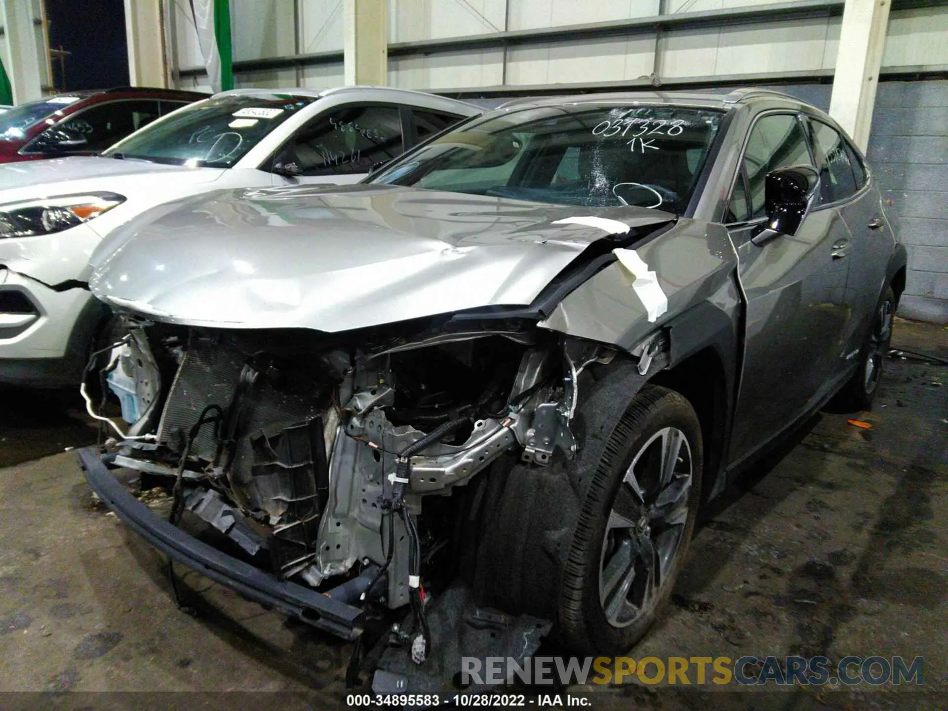 2 fotografías del automóvil dañado 00HP9JBH5L2031328 LEXUS UX 2020