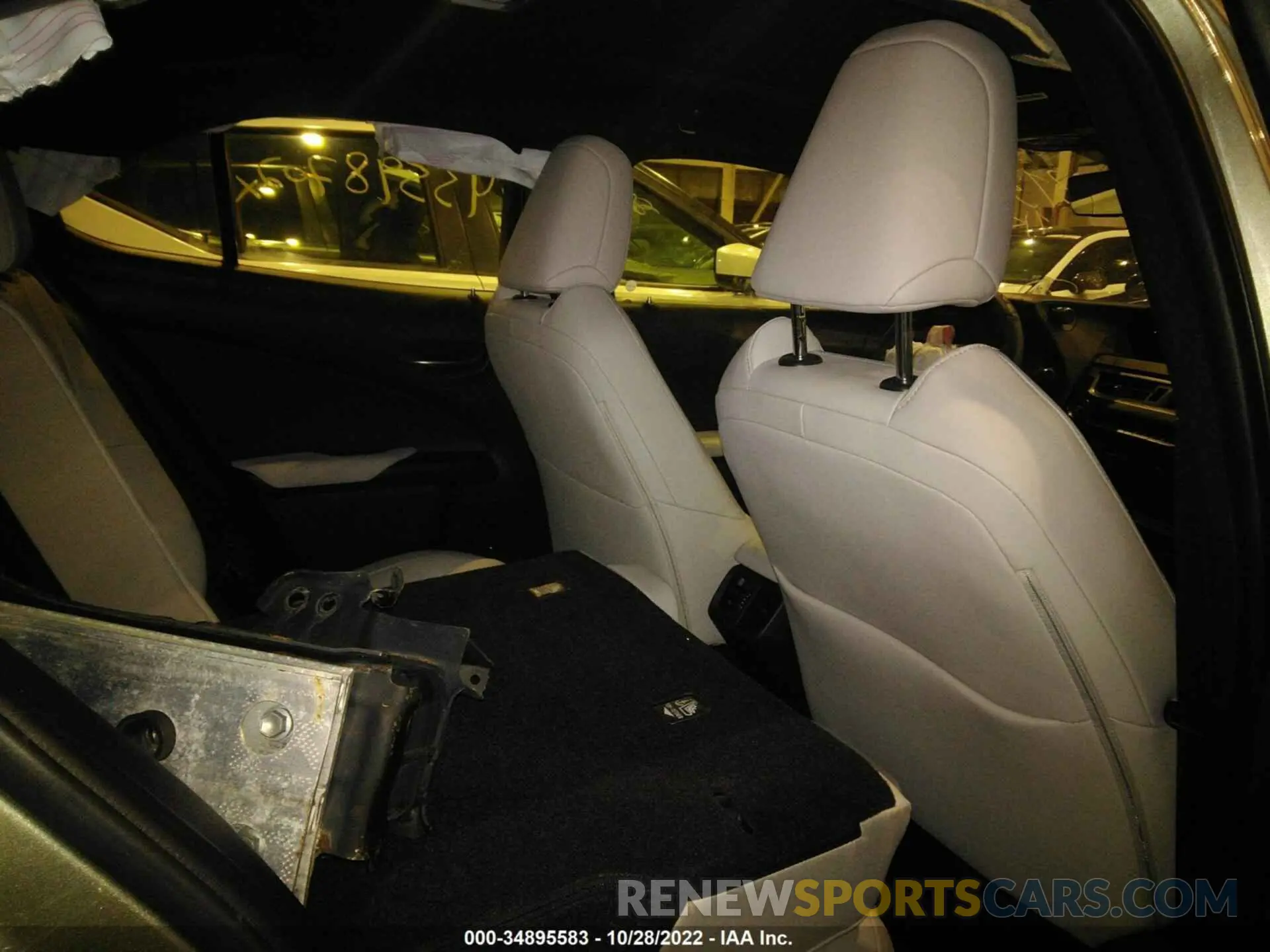 8 fotografías del automóvil dañado 00HP9JBH5L2031328 LEXUS UX 2020