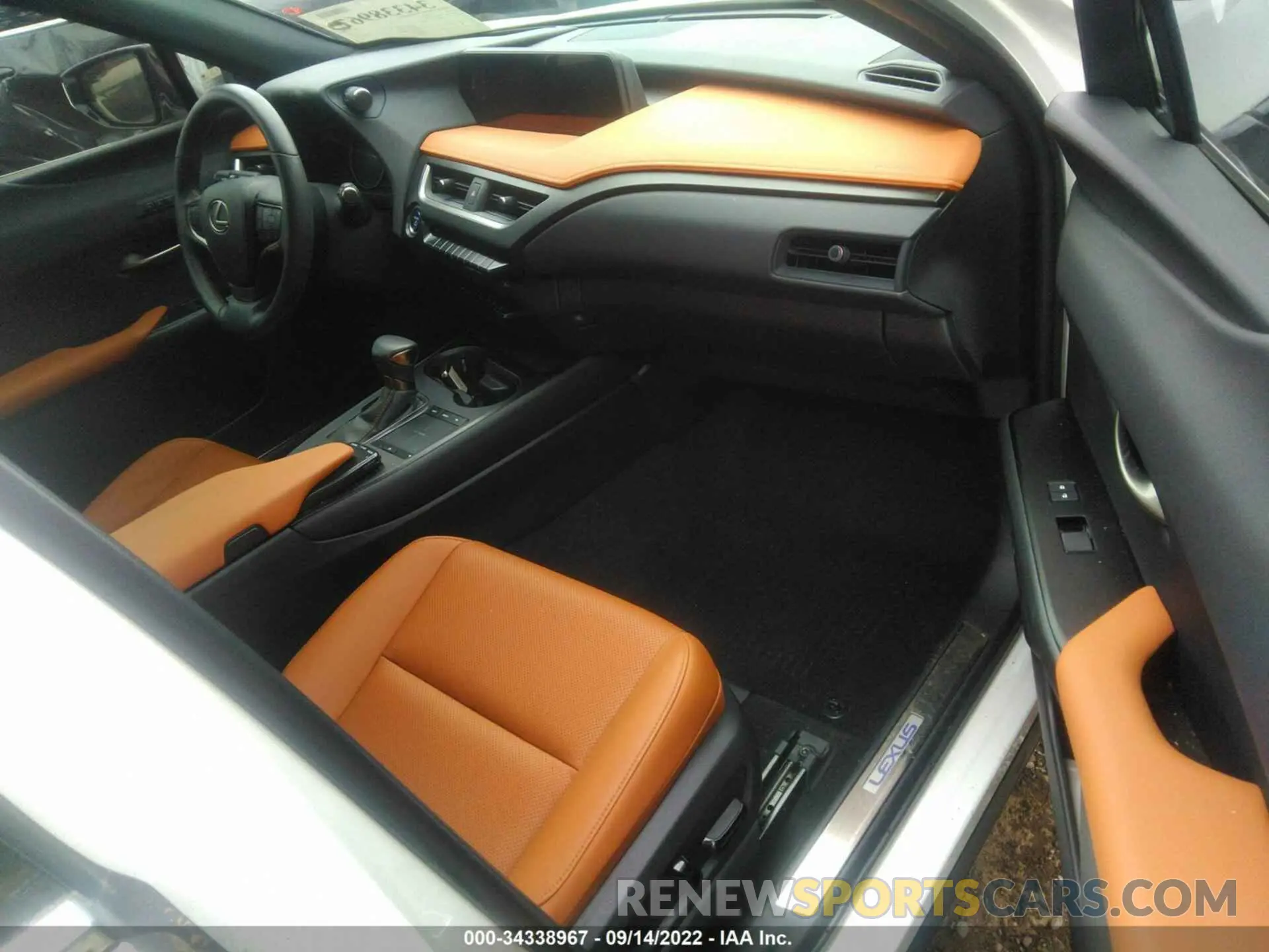 5 fotografías del automóvil dañado JTHL9JBH9L2036210 LEXUS UX 2020