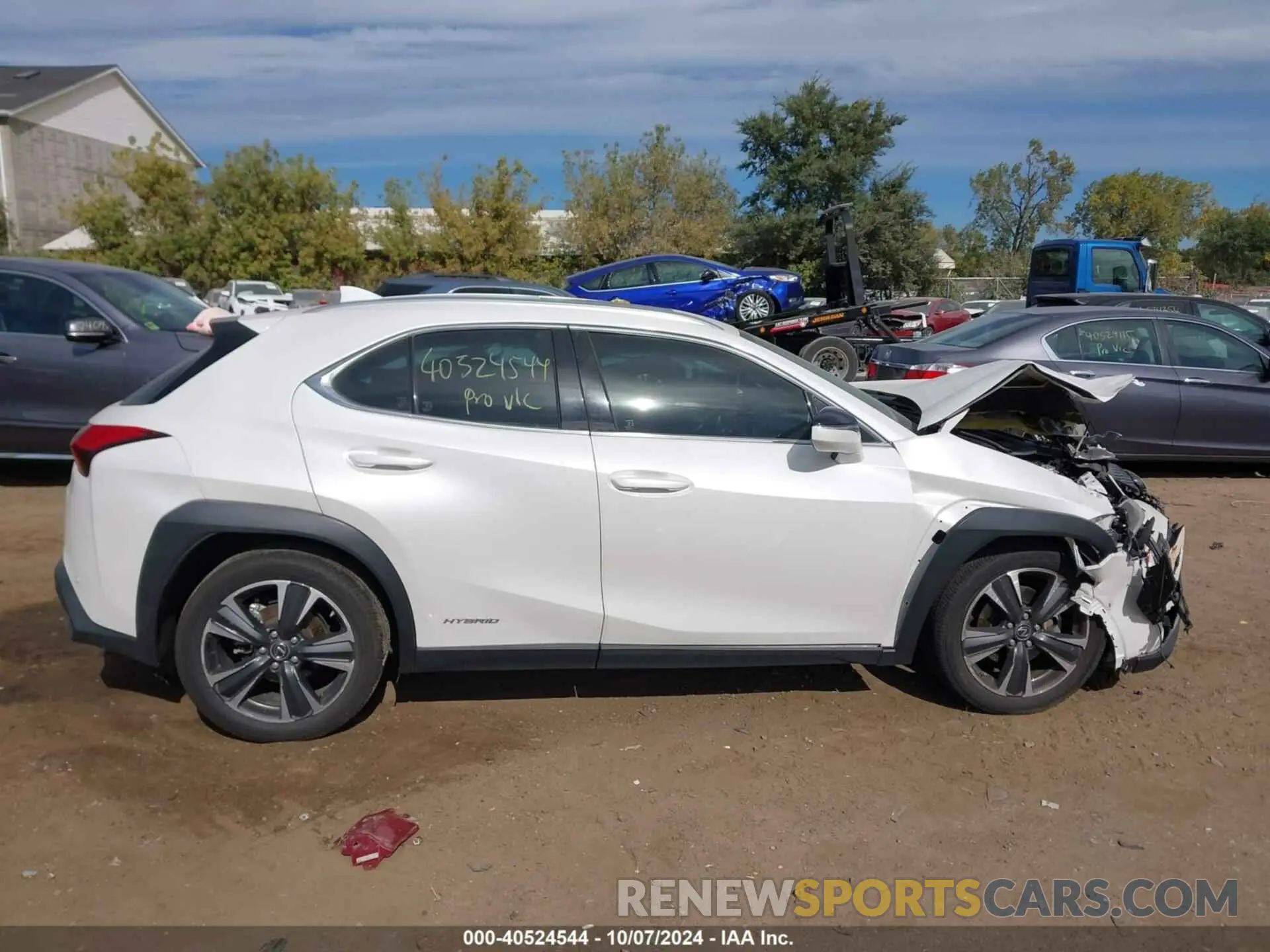 13 fotografías del automóvil dañado JTHP9JBH0L2033830 LEXUS UX 2020