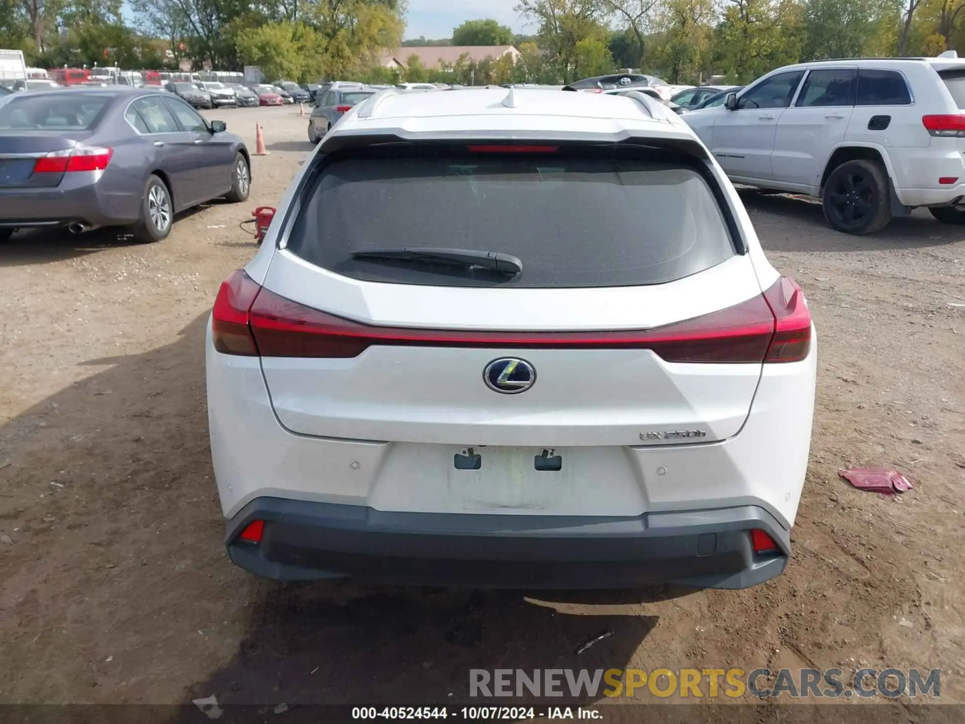 16 fotografías del automóvil dañado JTHP9JBH0L2033830 LEXUS UX 2020