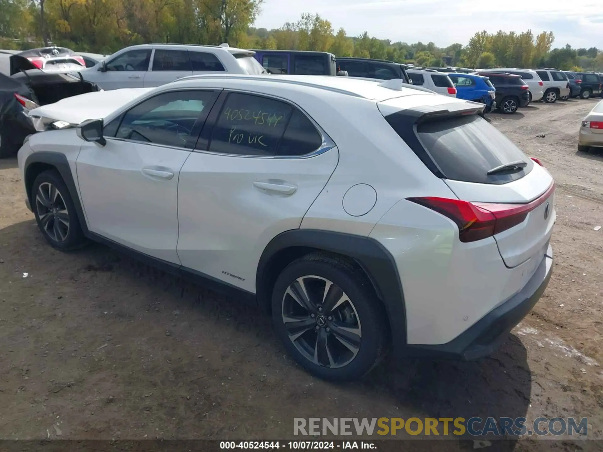 3 fotografías del automóvil dañado JTHP9JBH0L2033830 LEXUS UX 2020