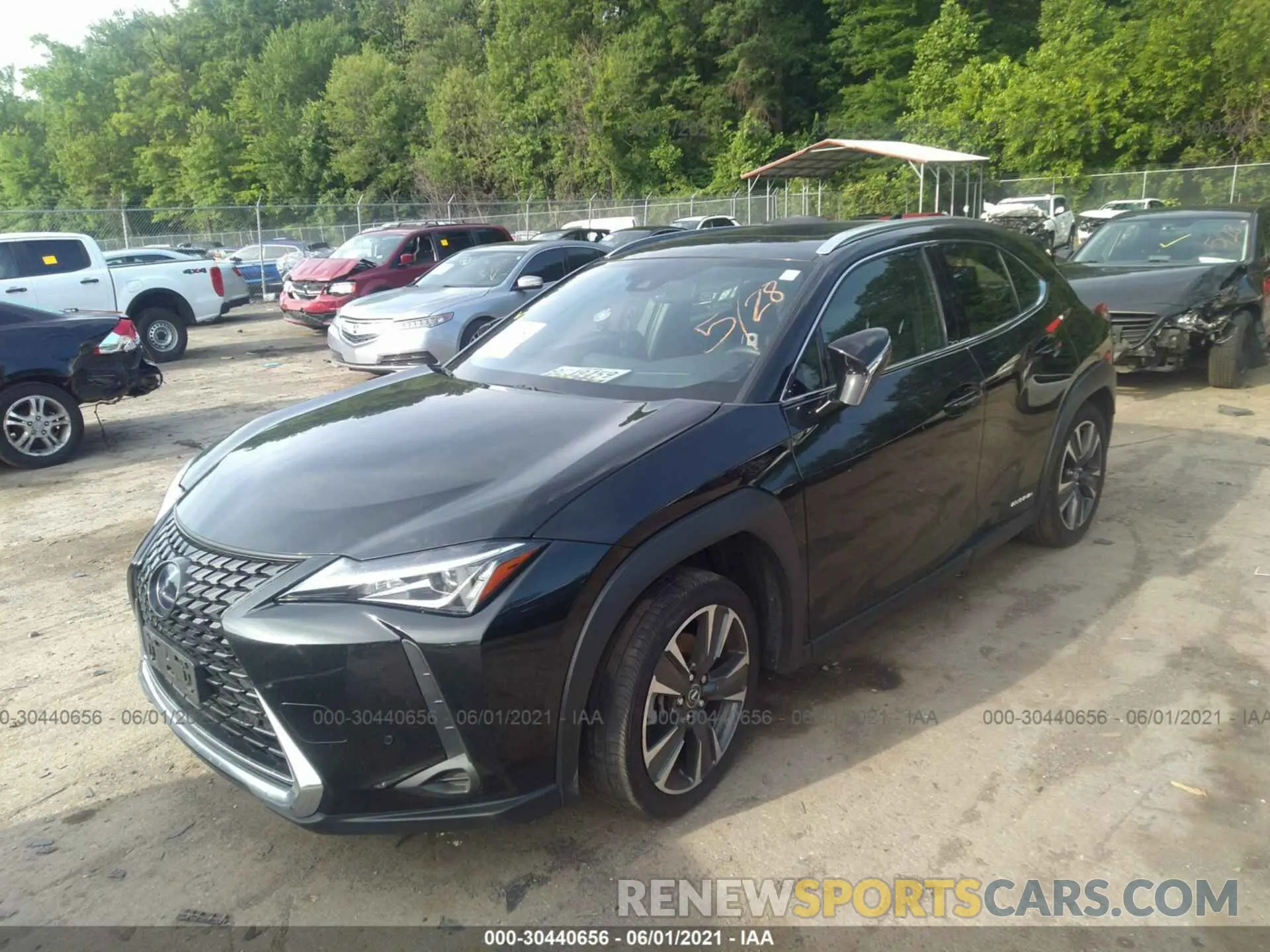 2 fotografías del automóvil dañado JTHP9JBH1L2026725 LEXUS UX 2020