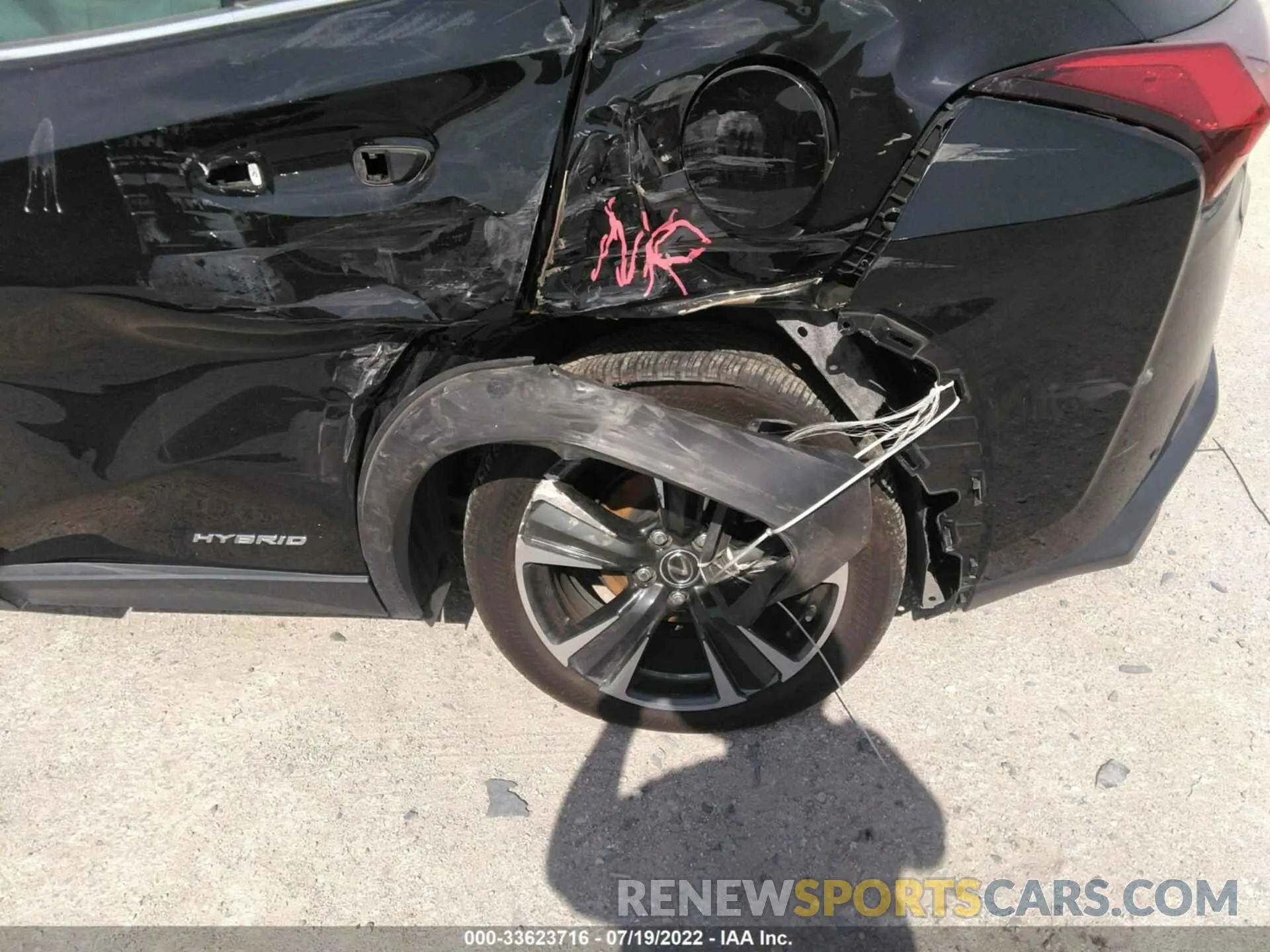 13 fotografías del automóvil dañado JTHP9JBH3L2028444 LEXUS UX 2020