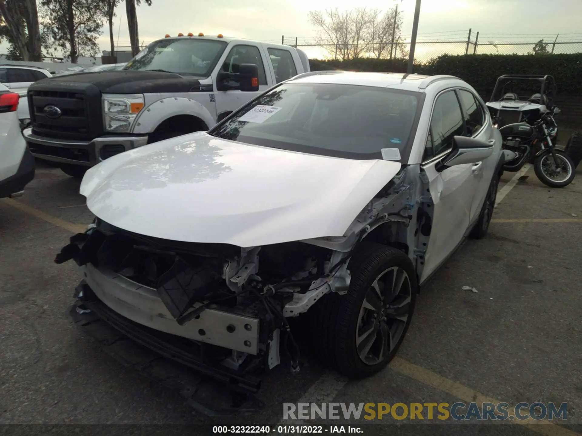 2 fotografías del automóvil dañado JTHP9JBH8L2021182 LEXUS UX 2020