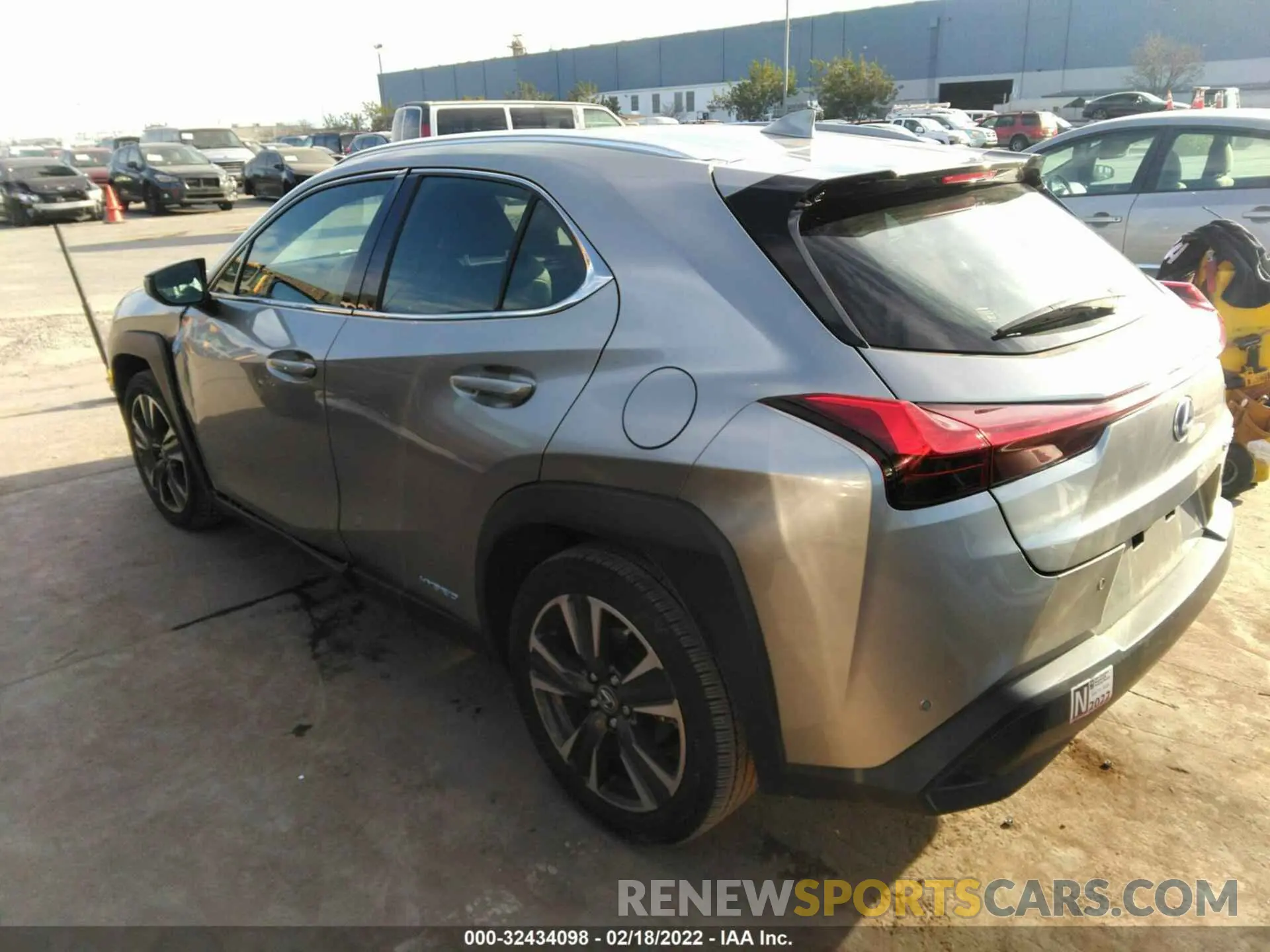 3 fotografías del automóvil dañado JTHP9JBH9L2020509 LEXUS UX 2020