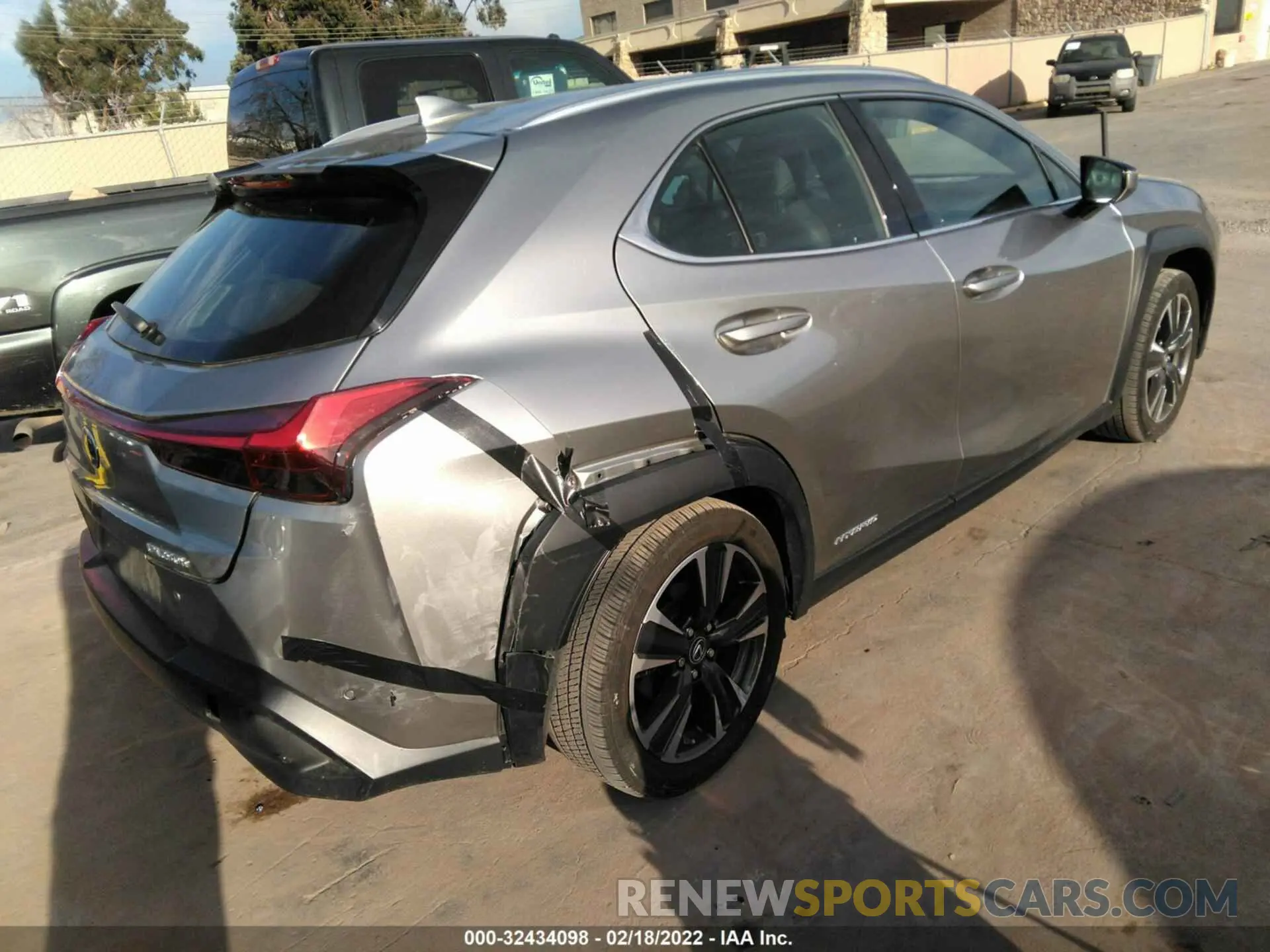 4 fotografías del automóvil dañado JTHP9JBH9L2020509 LEXUS UX 2020