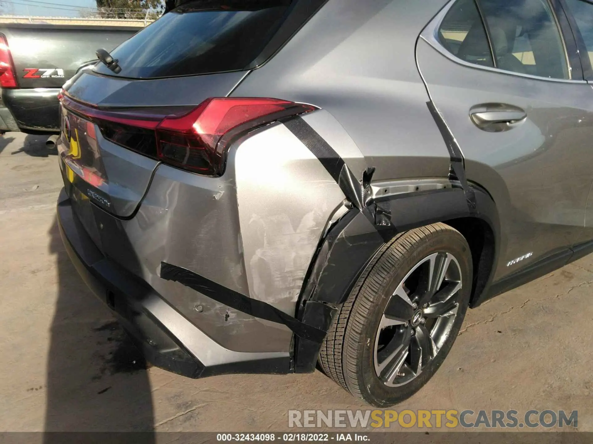 6 fotografías del automóvil dañado JTHP9JBH9L2020509 LEXUS UX 2020