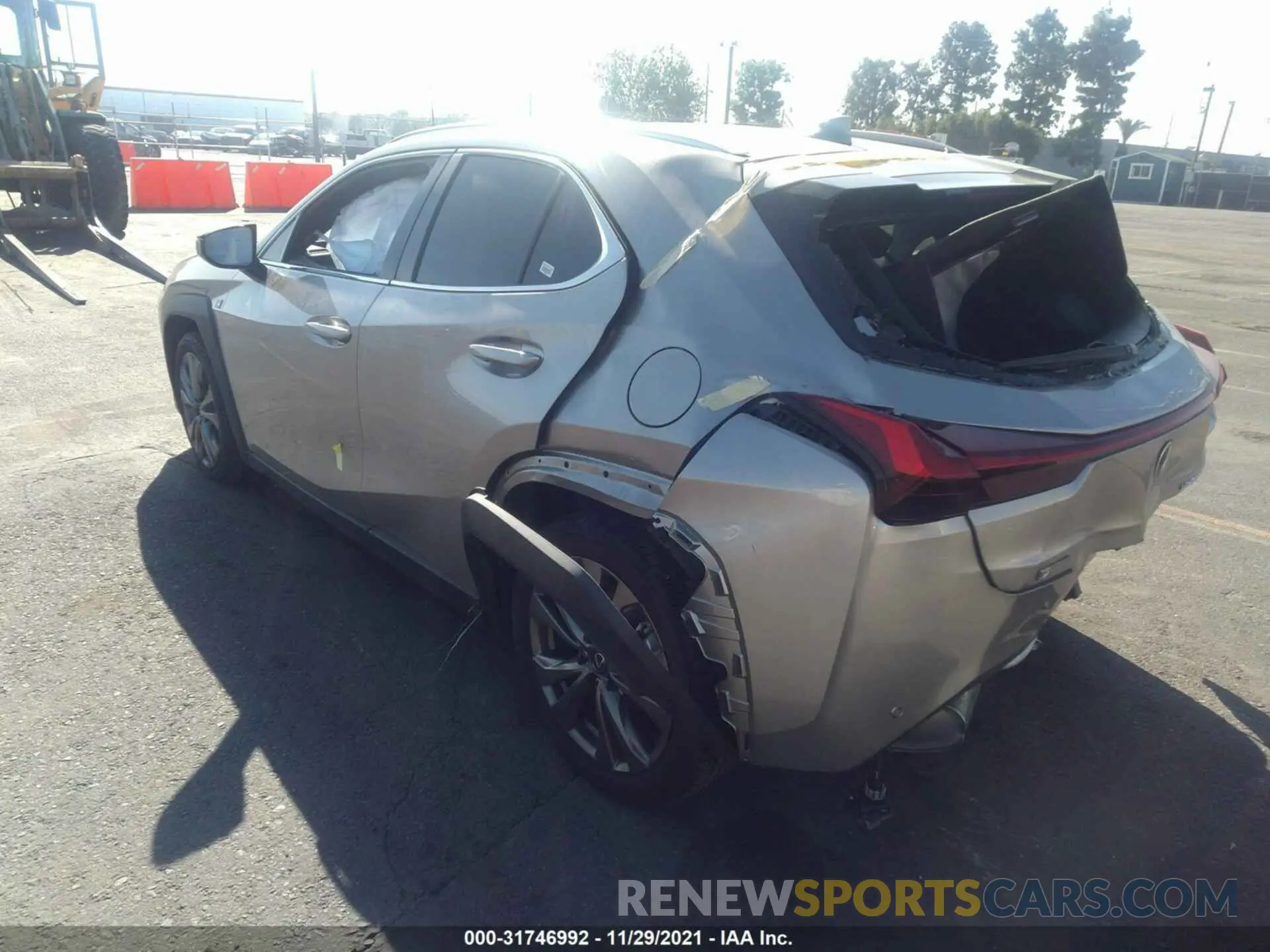 3 fotografías del automóvil dañado JTHR3JBH2L2022550 LEXUS UX 2020