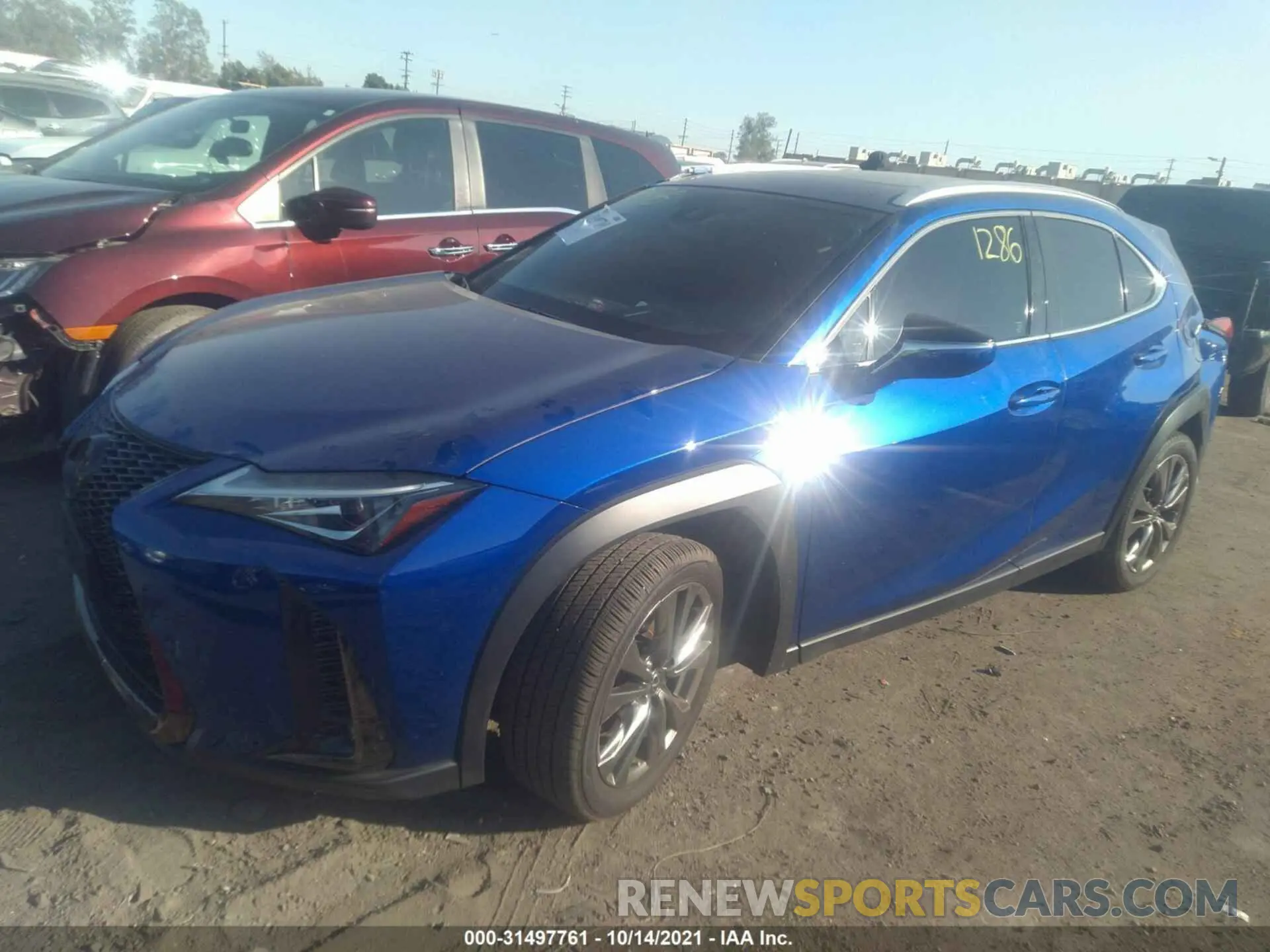 2 fotografías del automóvil dañado JTHR3JBH8L2021354 LEXUS UX 2020