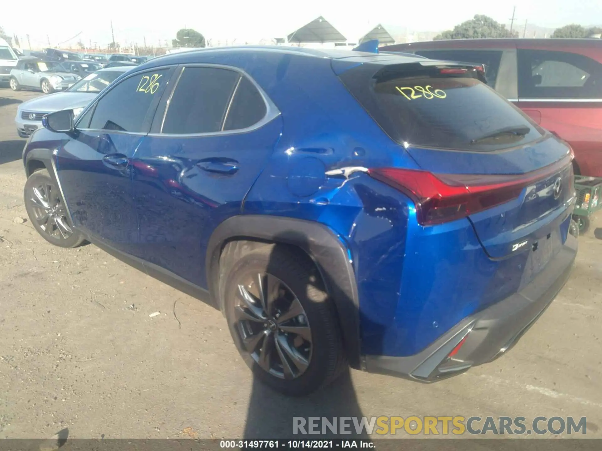 3 fotografías del automóvil dañado JTHR3JBH8L2021354 LEXUS UX 2020