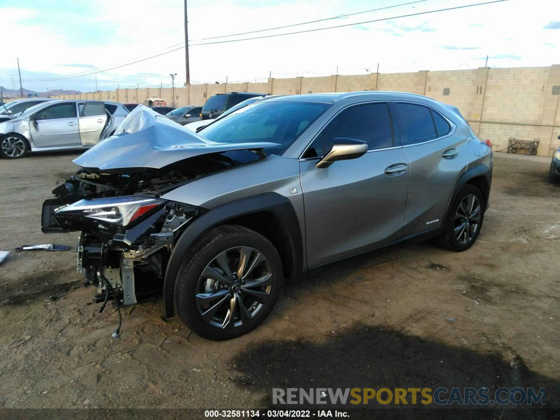 2 fotografías del automóvil dañado JTHR9JBH3L2027433 LEXUS UX 2020