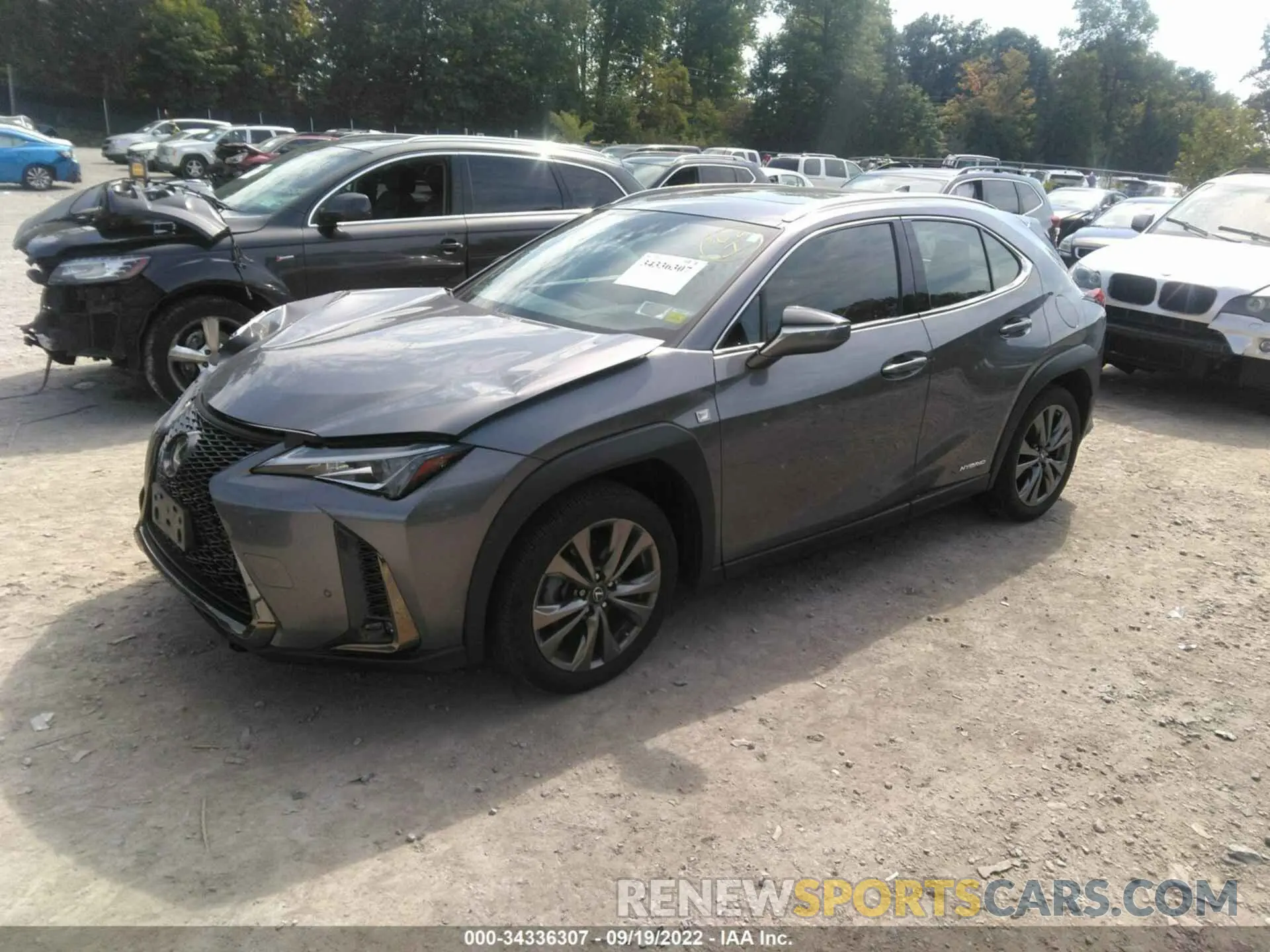 2 fotografías del automóvil dañado JTHR9JBH4L2028235 LEXUS UX 2020