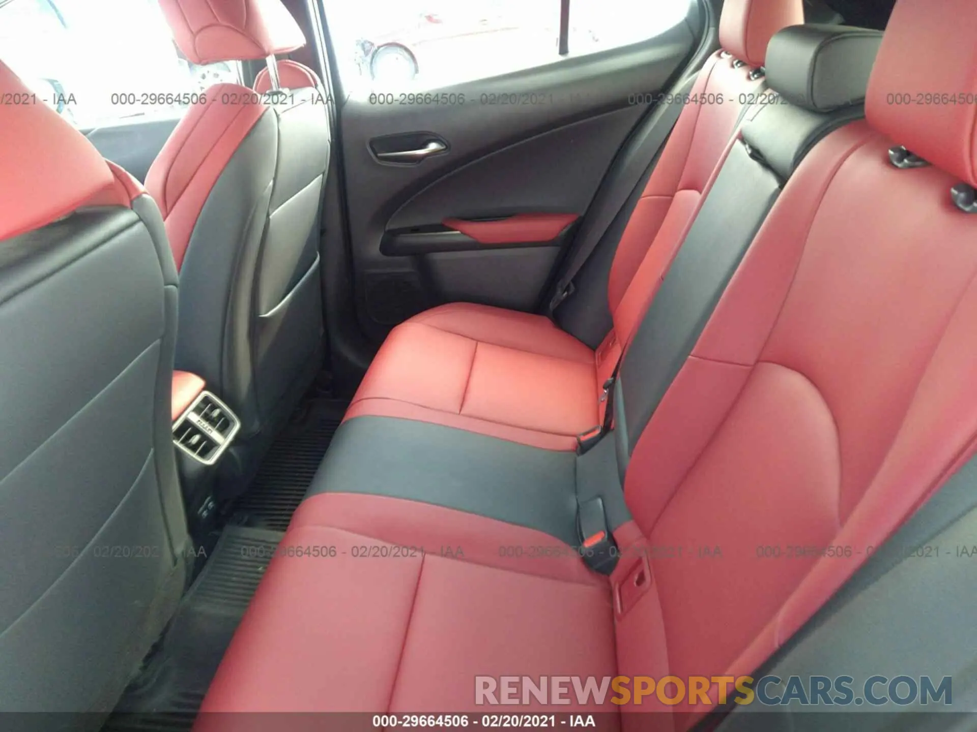 8 fotografías del automóvil dañado JTHR9JBH5L2025568 LEXUS UX 2020