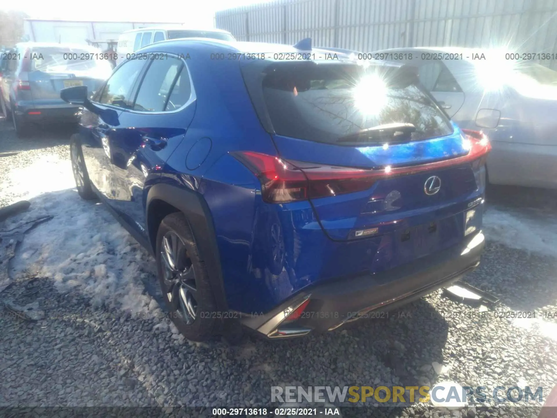 3 fotografías del automóvil dañado JTHR9JBH7L2024003 LEXUS UX 2020
