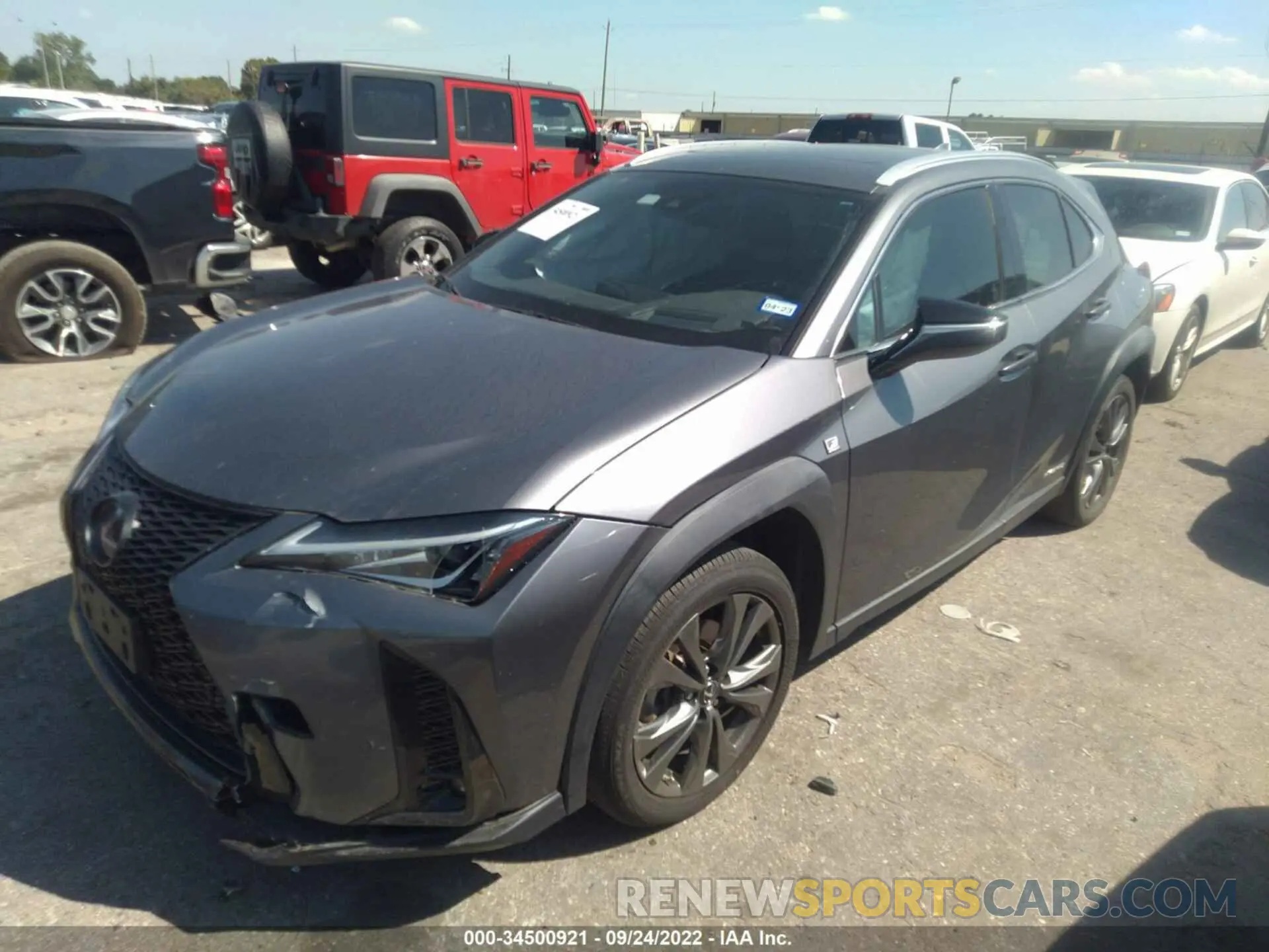 2 fotografías del automóvil dañado JTHR9JBH9L2024066 LEXUS UX 2020