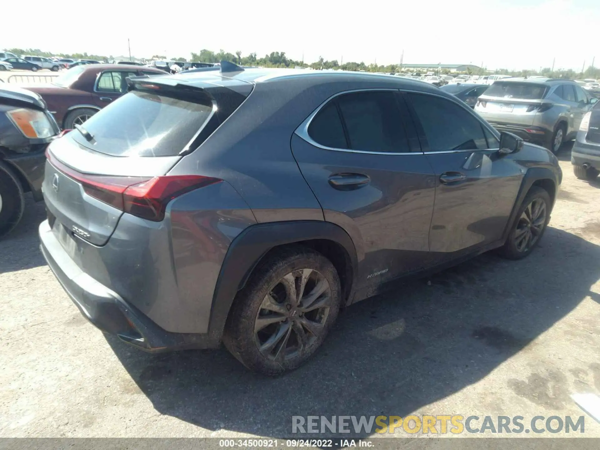 4 fotografías del automóvil dañado JTHR9JBH9L2024066 LEXUS UX 2020