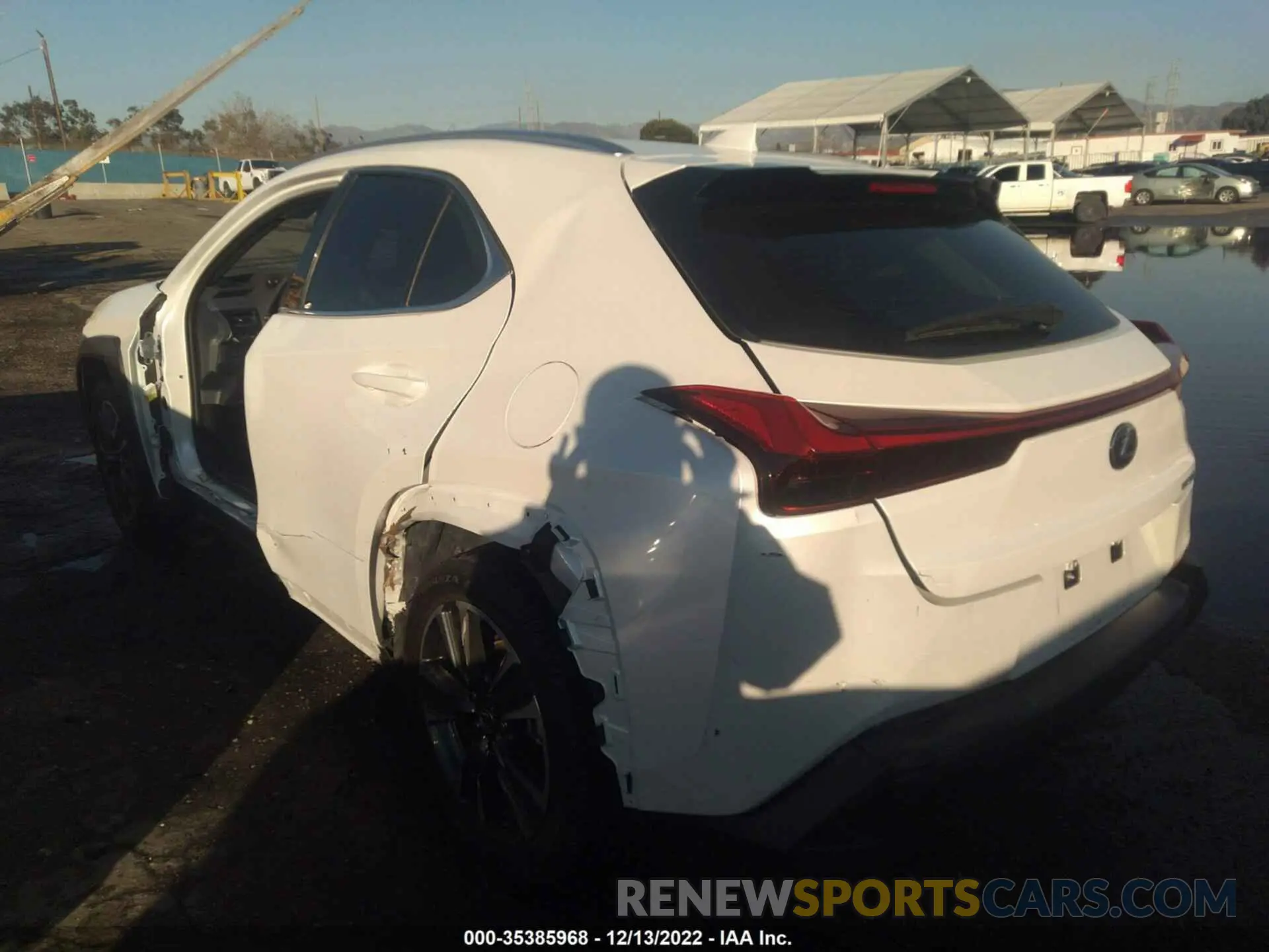 3 fotografías del automóvil dañado JTHX3JBHXL2022223 LEXUS UX 2020