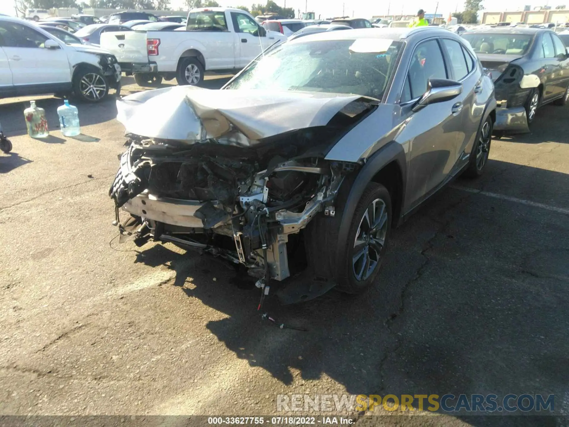 2 fotografías del automóvil dañado JTHX9JBH3L2033319 LEXUS UX 2020