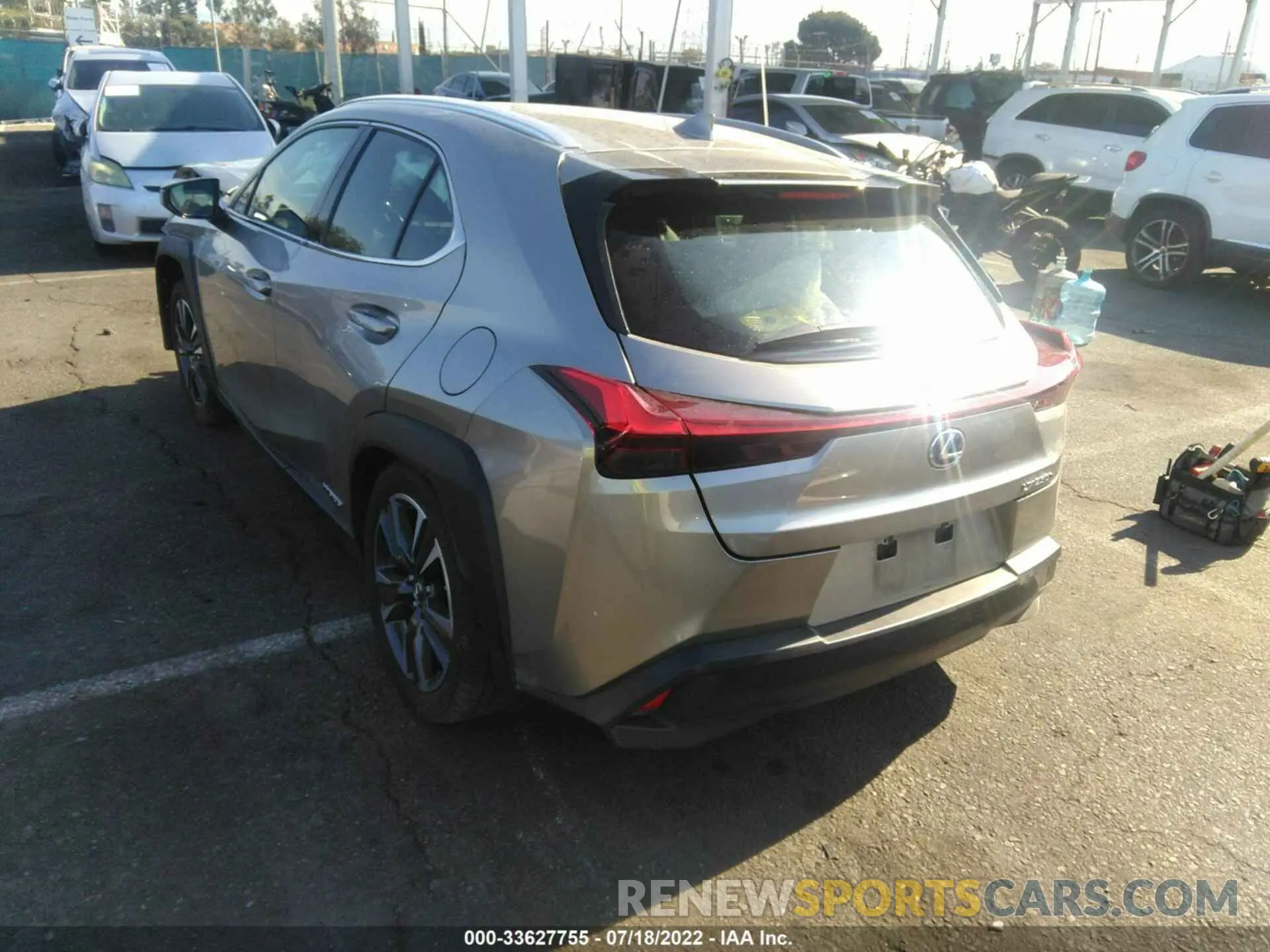 3 fotografías del automóvil dañado JTHX9JBH3L2033319 LEXUS UX 2020