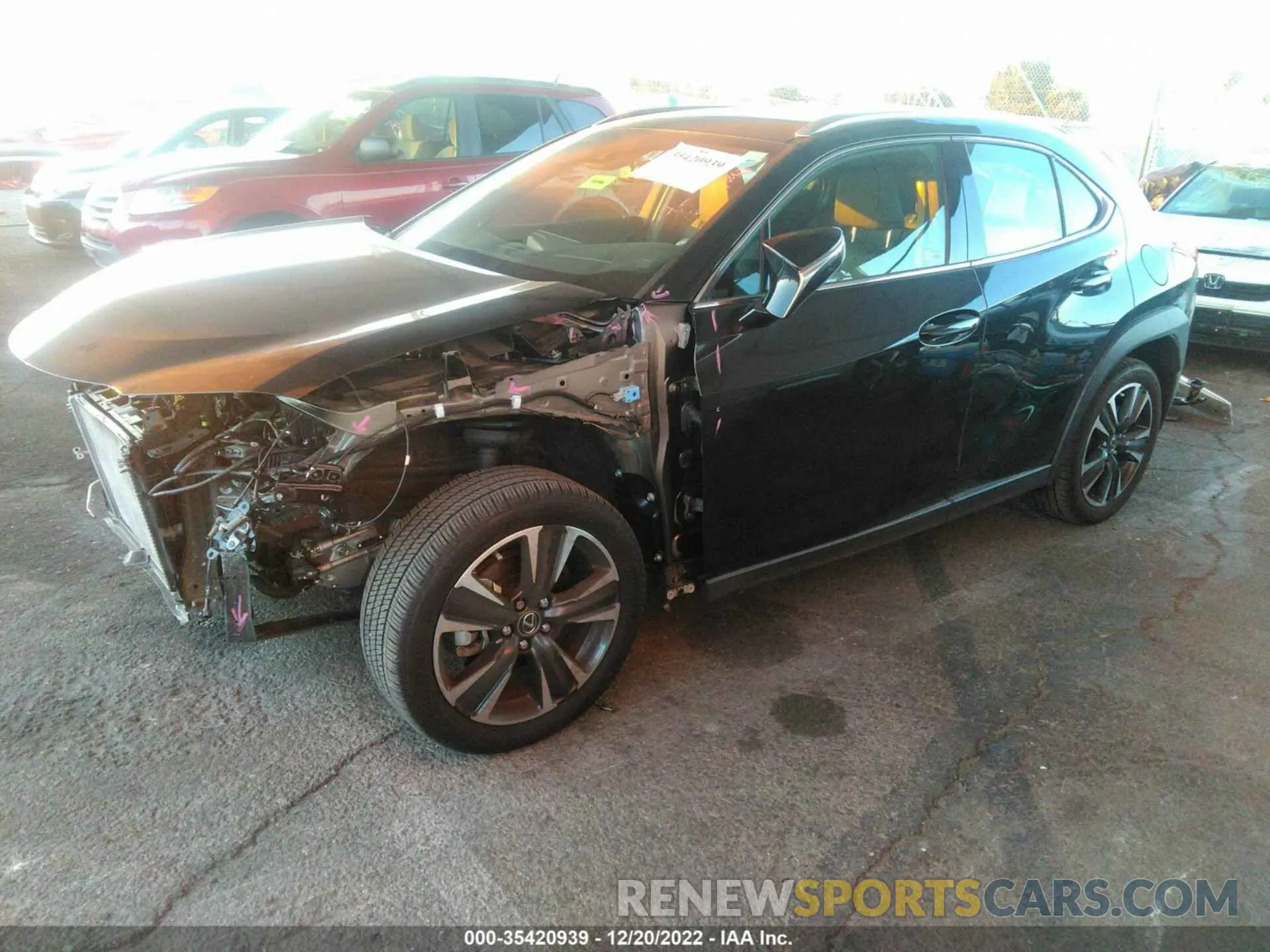 2 fotografías del automóvil dañado JTHX3JBH8M2039684 LEXUS UX 2021