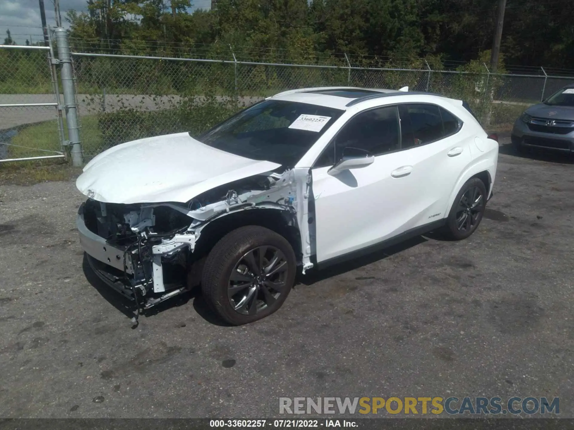 2 fotografías del automóvil dañado JTHR9JBH7N2061135 LEXUS UX 2022