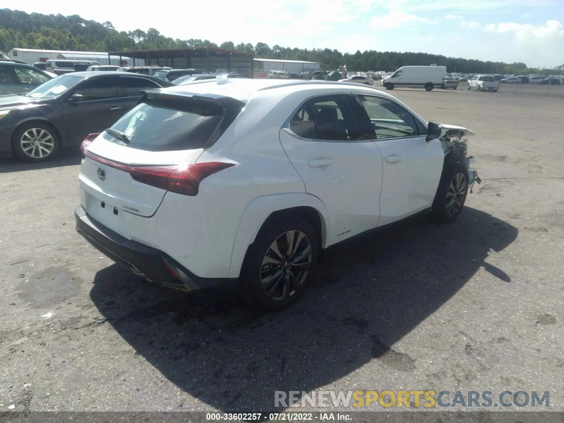 4 fotografías del automóvil dañado JTHR9JBH7N2061135 LEXUS UX 2022