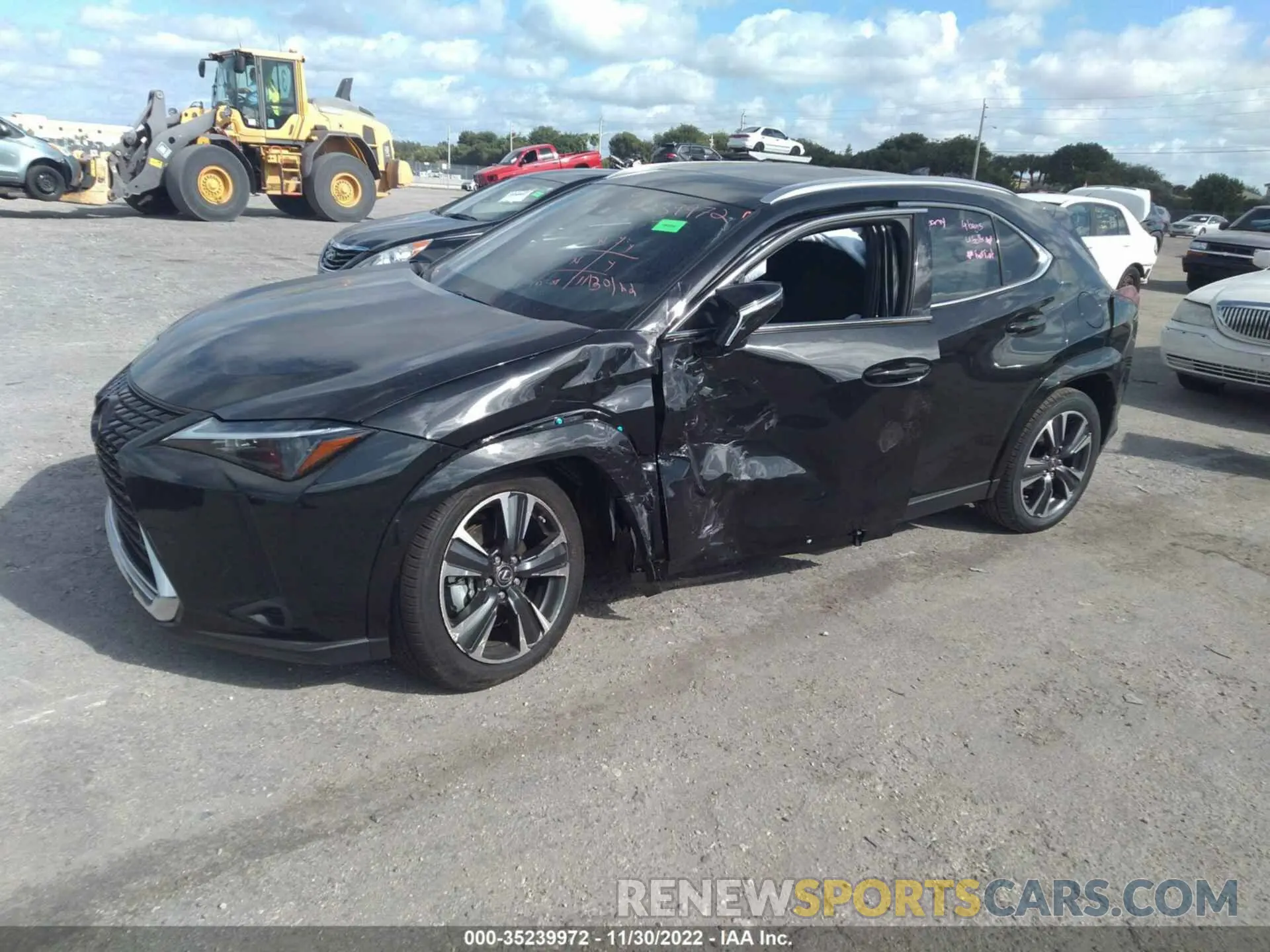 2 fotografías del automóvil dañado JTHP6JBH7P2135706 LEXUS UX 2023