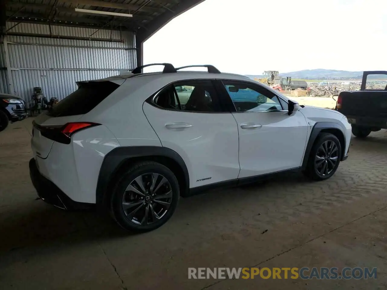 3 fotografías del automóvil dañado JTHU9JBH1K2004421 LEXUS UX 250H 2019