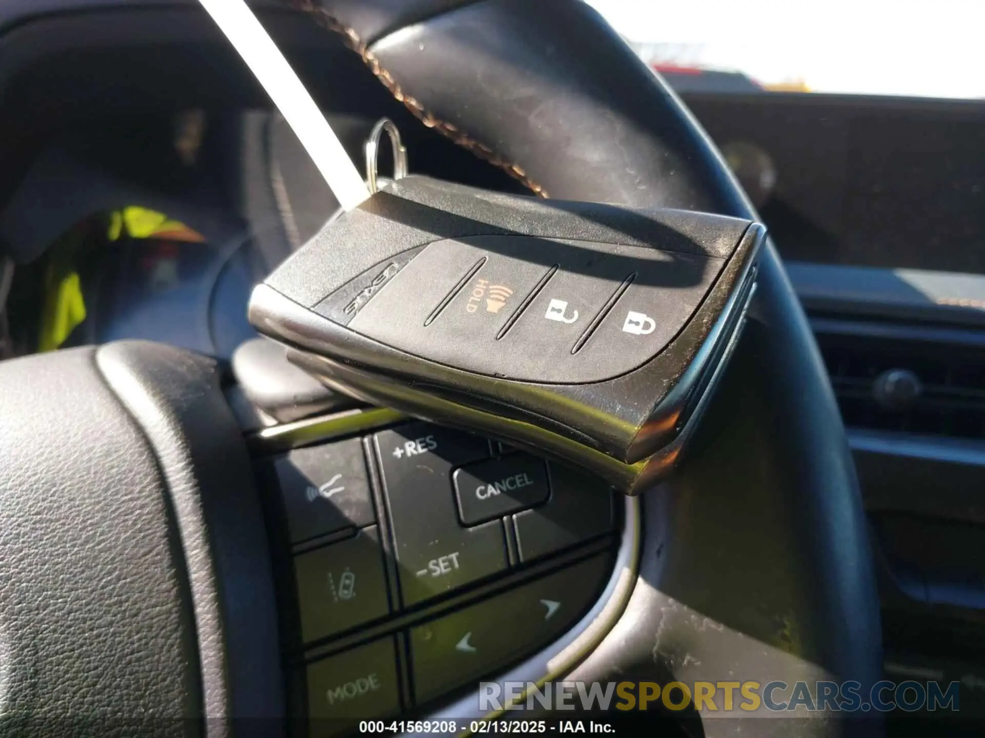11 fotografías del automóvil dañado JTHU9JBH1K2007982 LEXUS UX 250H 2019
