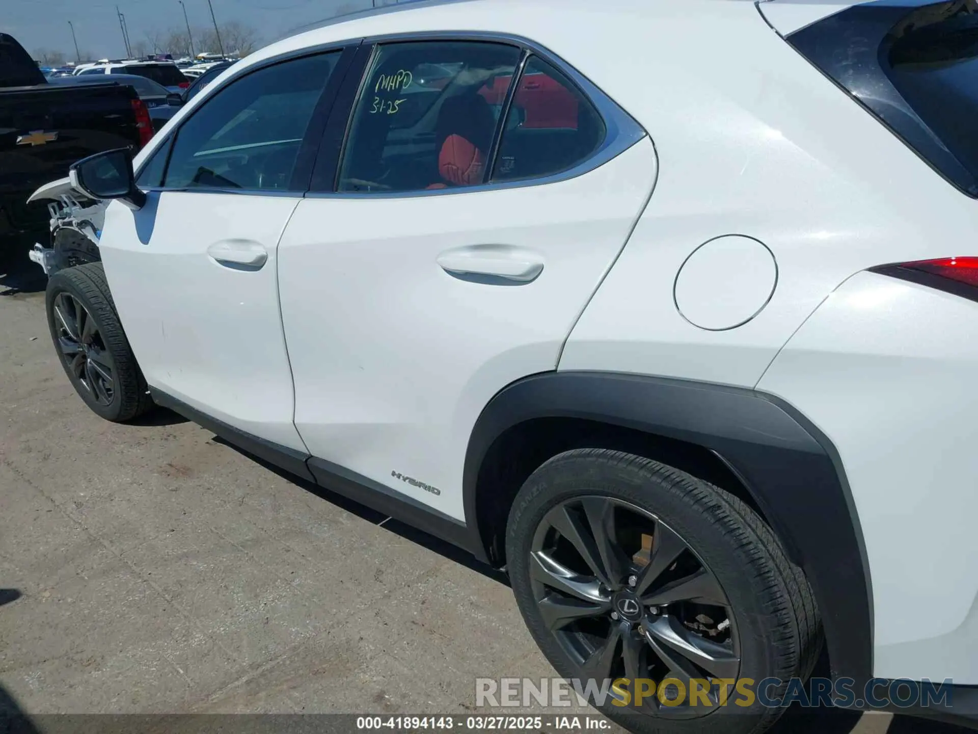 14 fotografías del automóvil dañado JTHU9JBH2K2011457 LEXUS UX 250H 2019