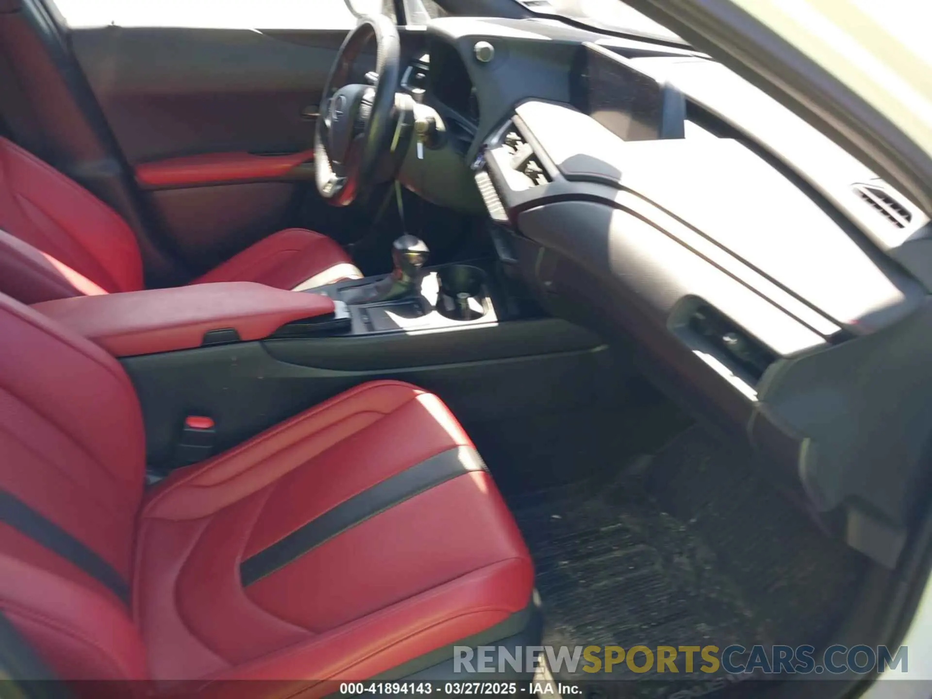 5 fotografías del automóvil dañado JTHU9JBH2K2011457 LEXUS UX 250H 2019