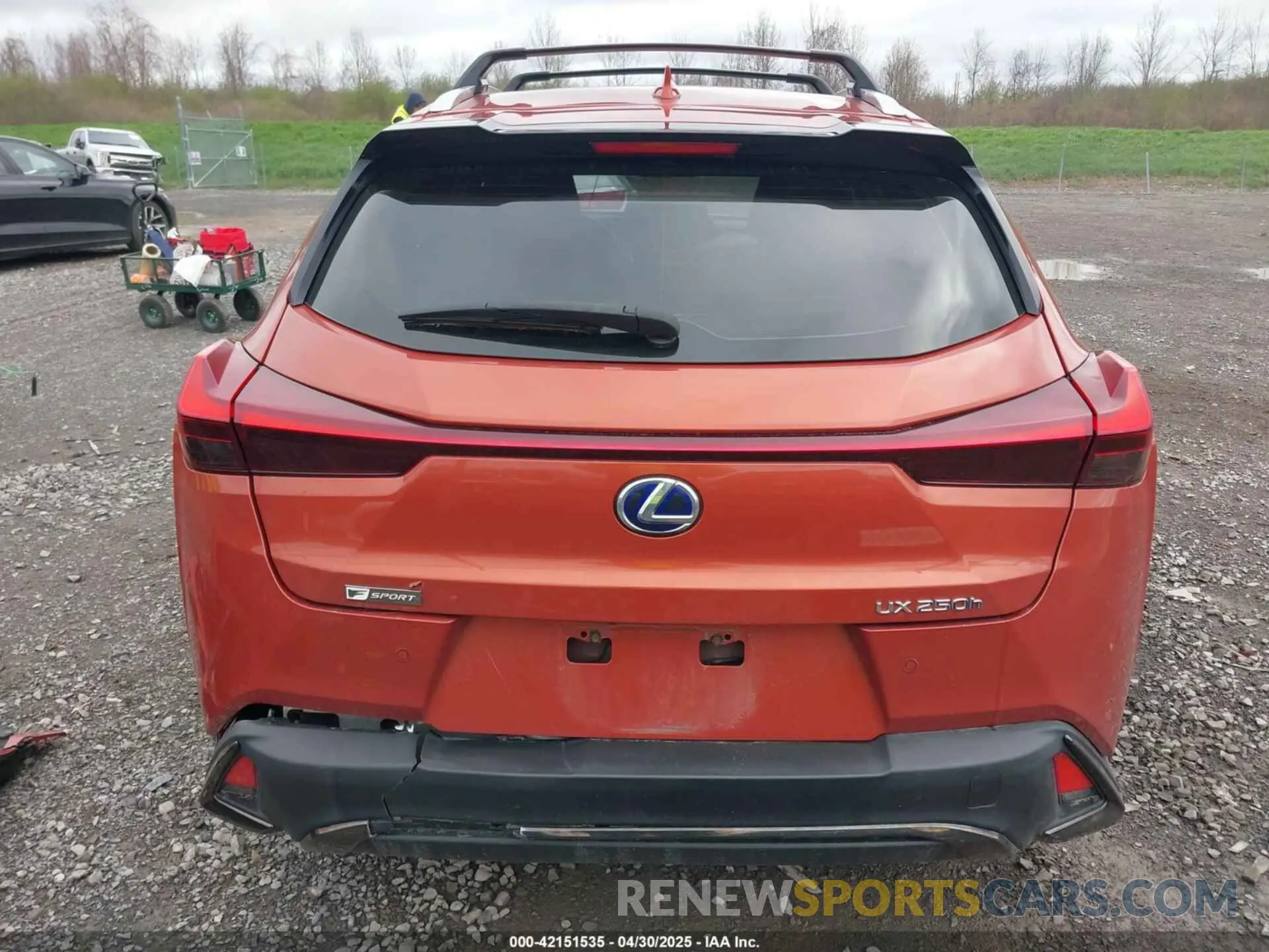 17 fotografías del automóvil dañado JTHU9JBH3K2003383 LEXUS UX 250H 2019