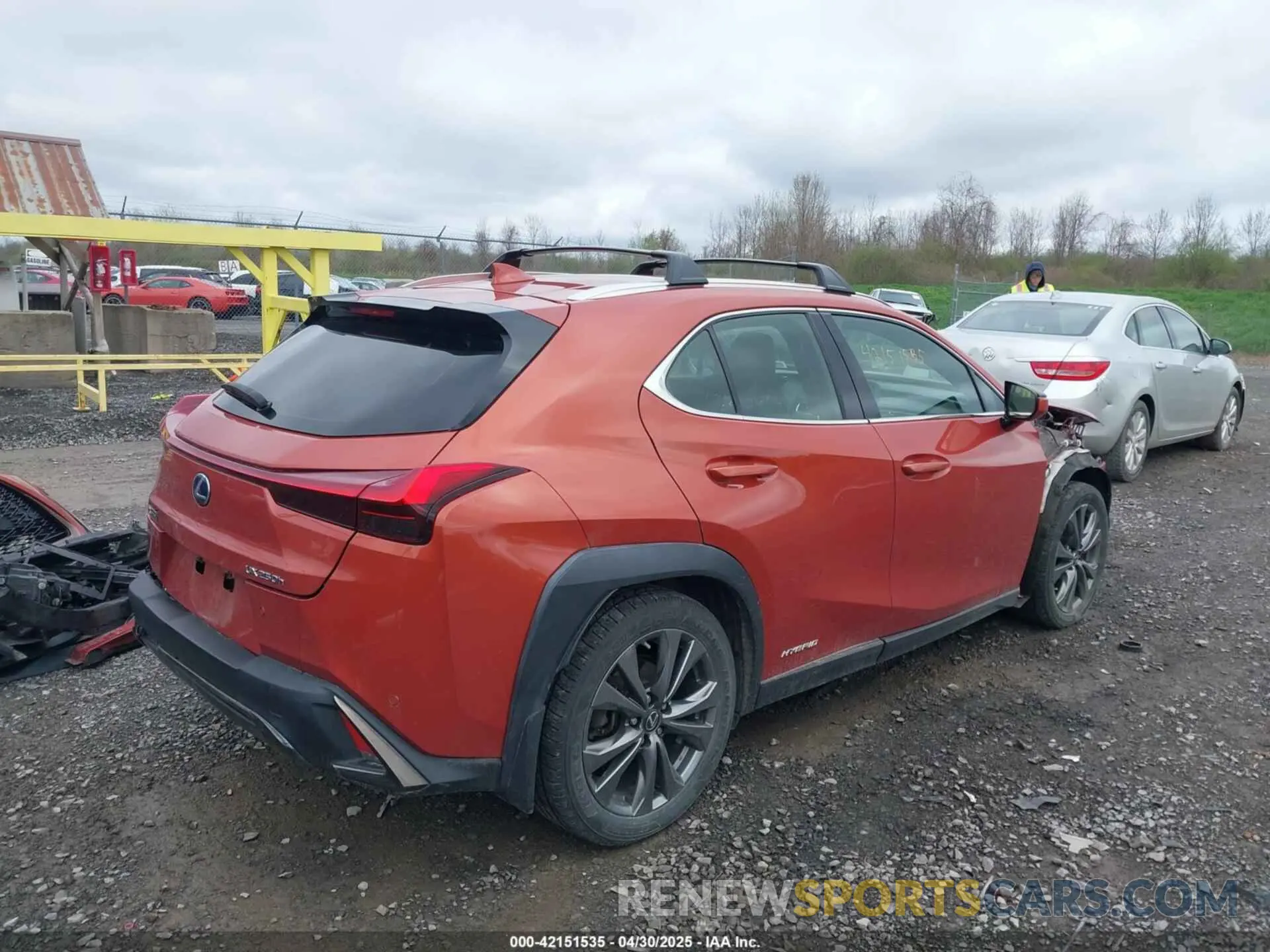 4 fotografías del automóvil dañado JTHU9JBH3K2003383 LEXUS UX 250H 2019