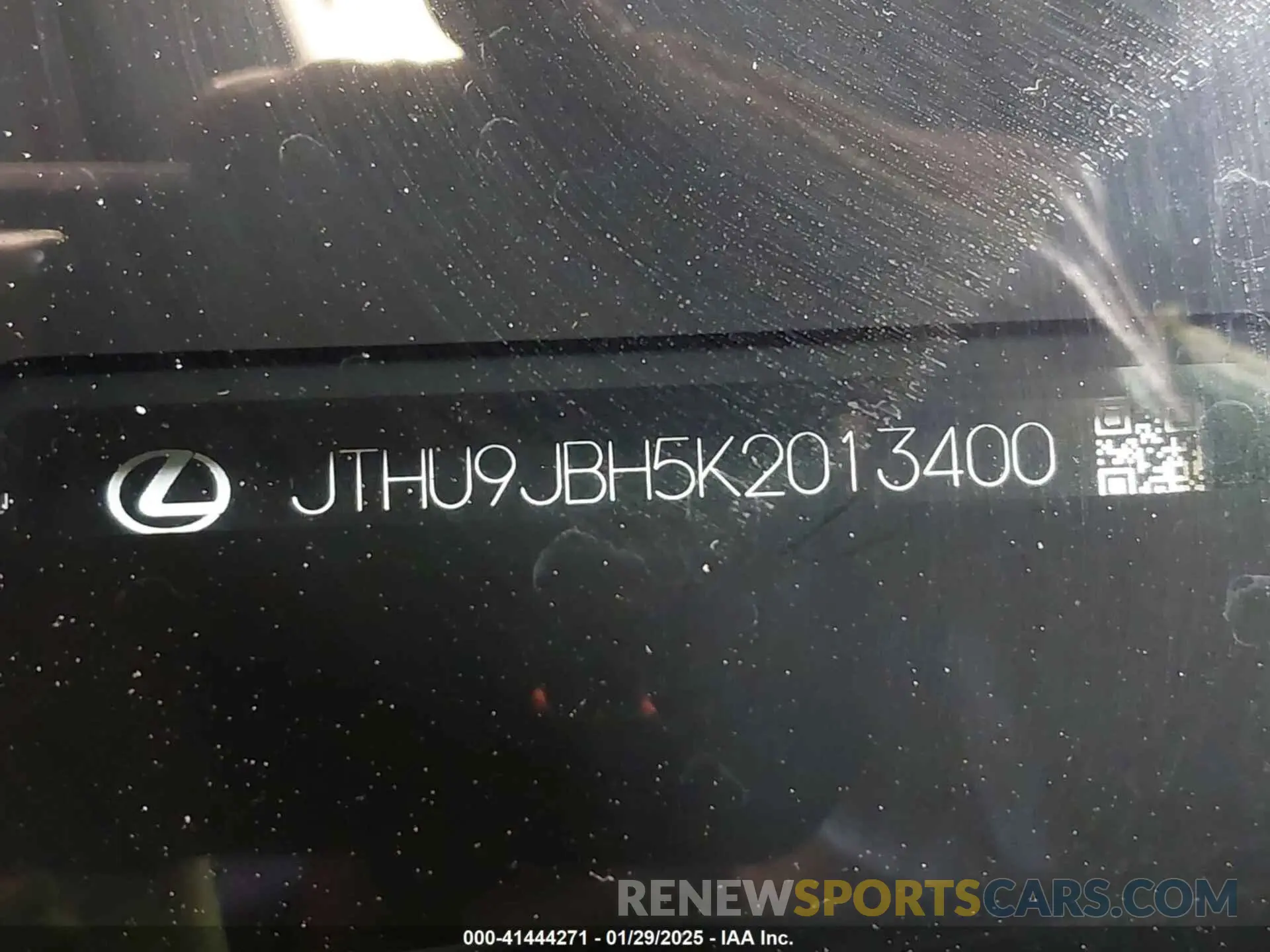 17 fotografías del automóvil dañado JTHU9JBH5K2013400 LEXUS UX 250H 2019