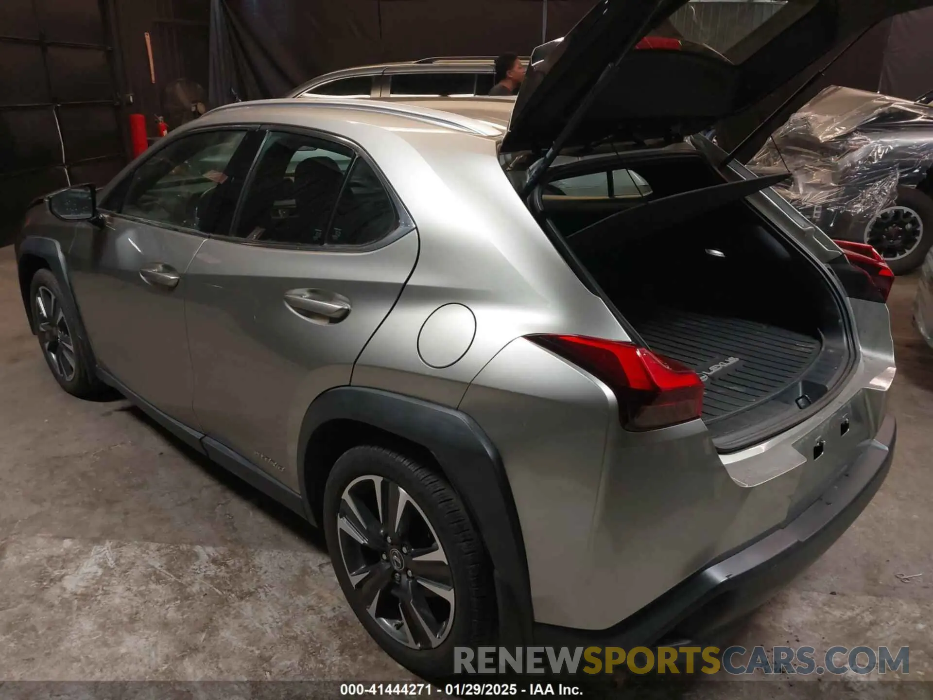 3 fotografías del automóvil dañado JTHU9JBH5K2013400 LEXUS UX 250H 2019