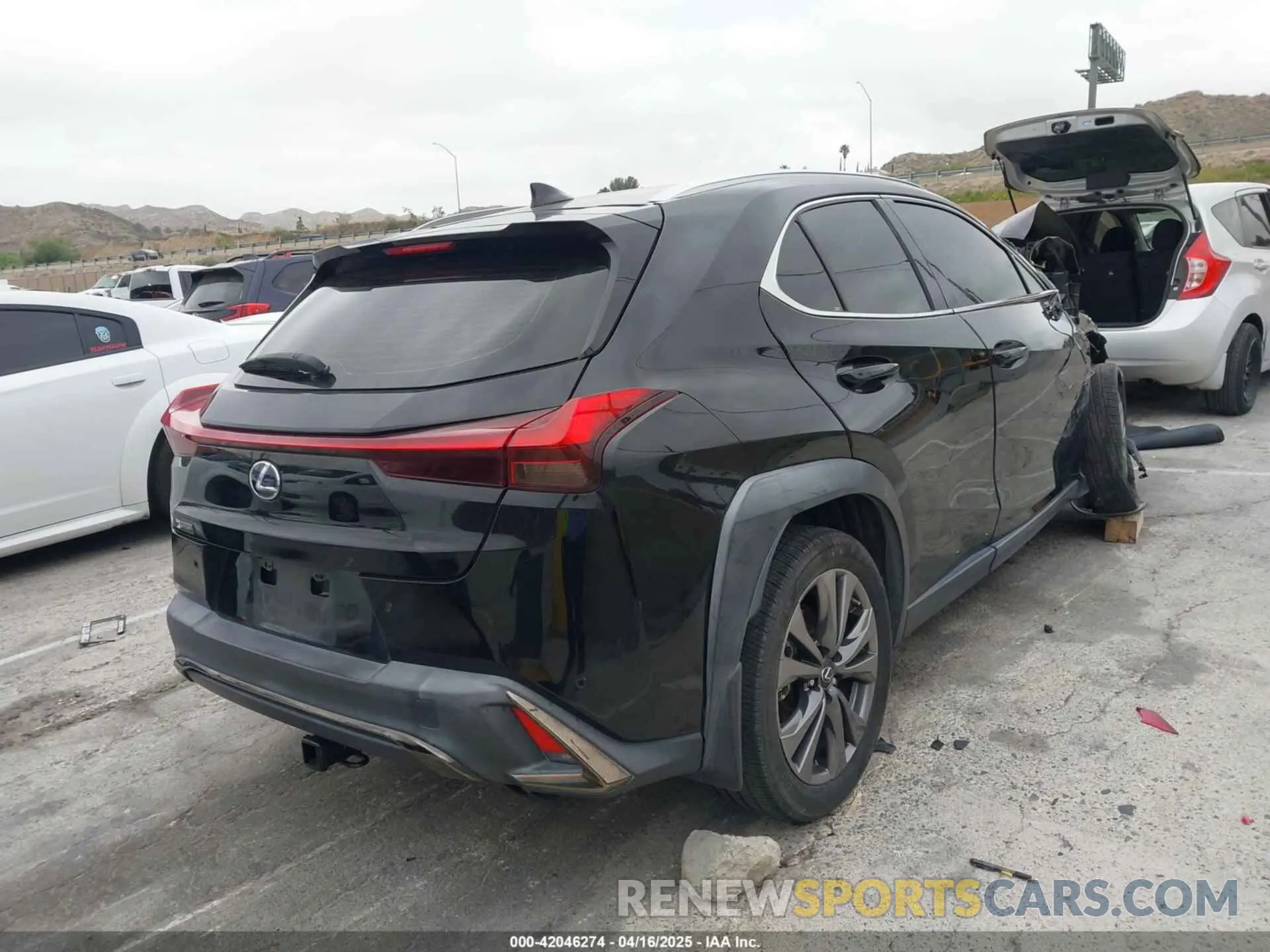 4 fotografías del automóvil dañado JTHU9JBH5K2018239 LEXUS UX 250H 2019