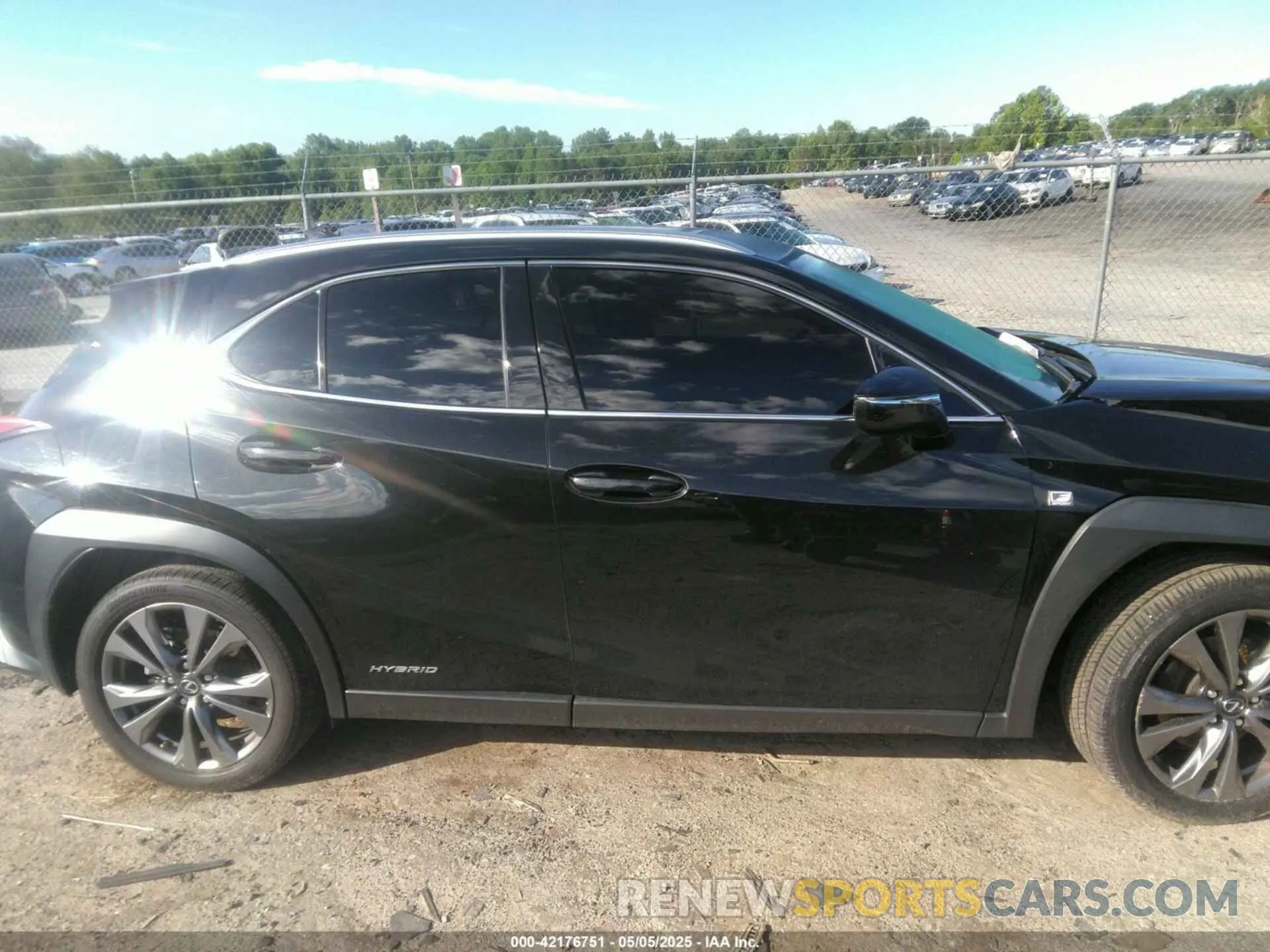 13 fotografías del automóvil dañado JTHU9JBH7K2012295 LEXUS UX 250H 2019
