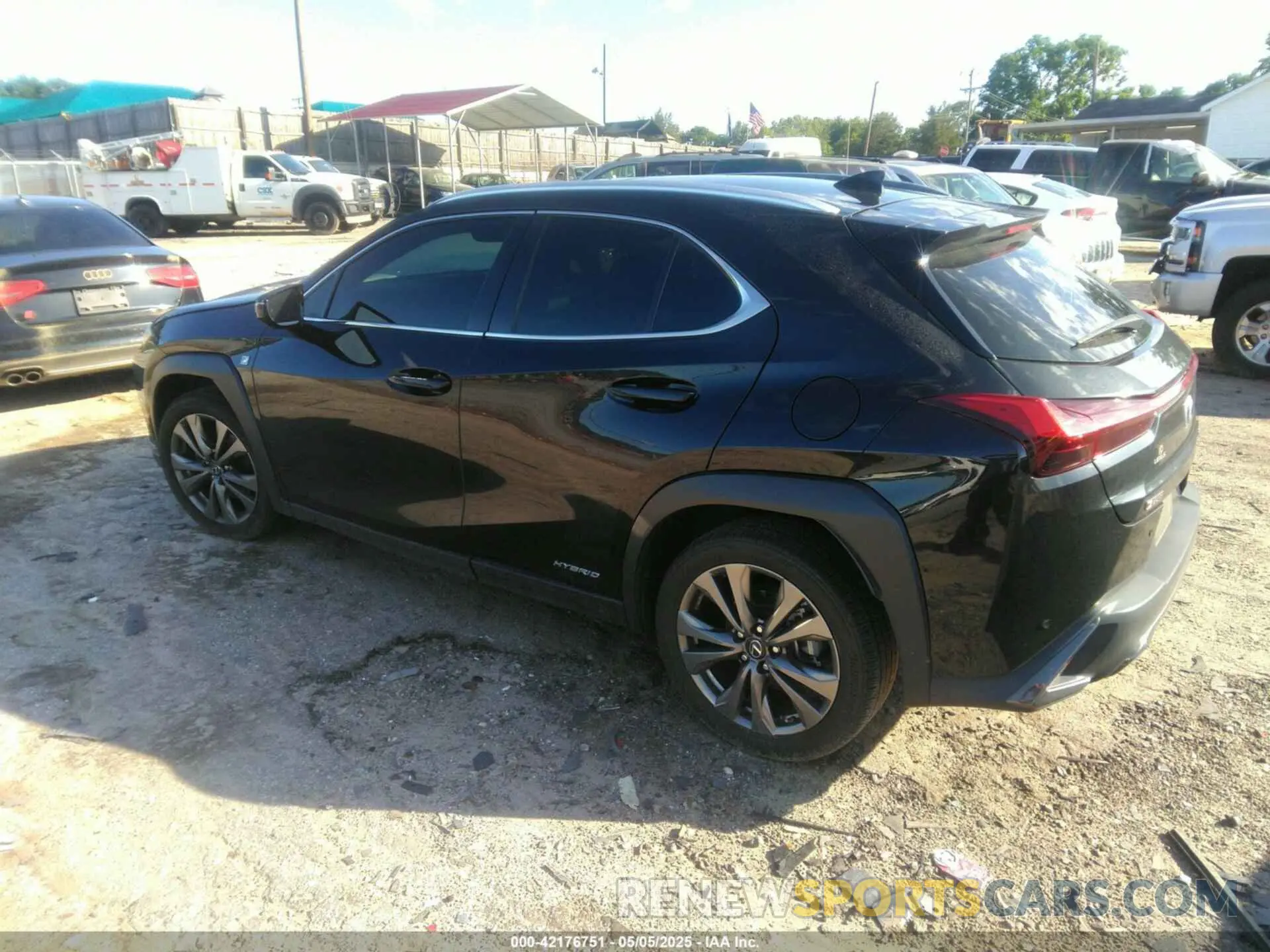 3 fotografías del automóvil dañado JTHU9JBH7K2012295 LEXUS UX 250H 2019