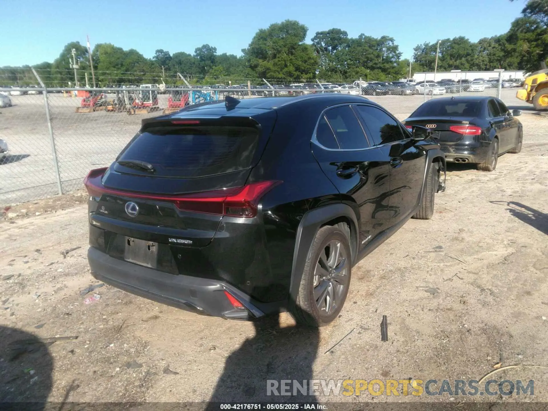 4 fotografías del automóvil dañado JTHU9JBH7K2012295 LEXUS UX 250H 2019