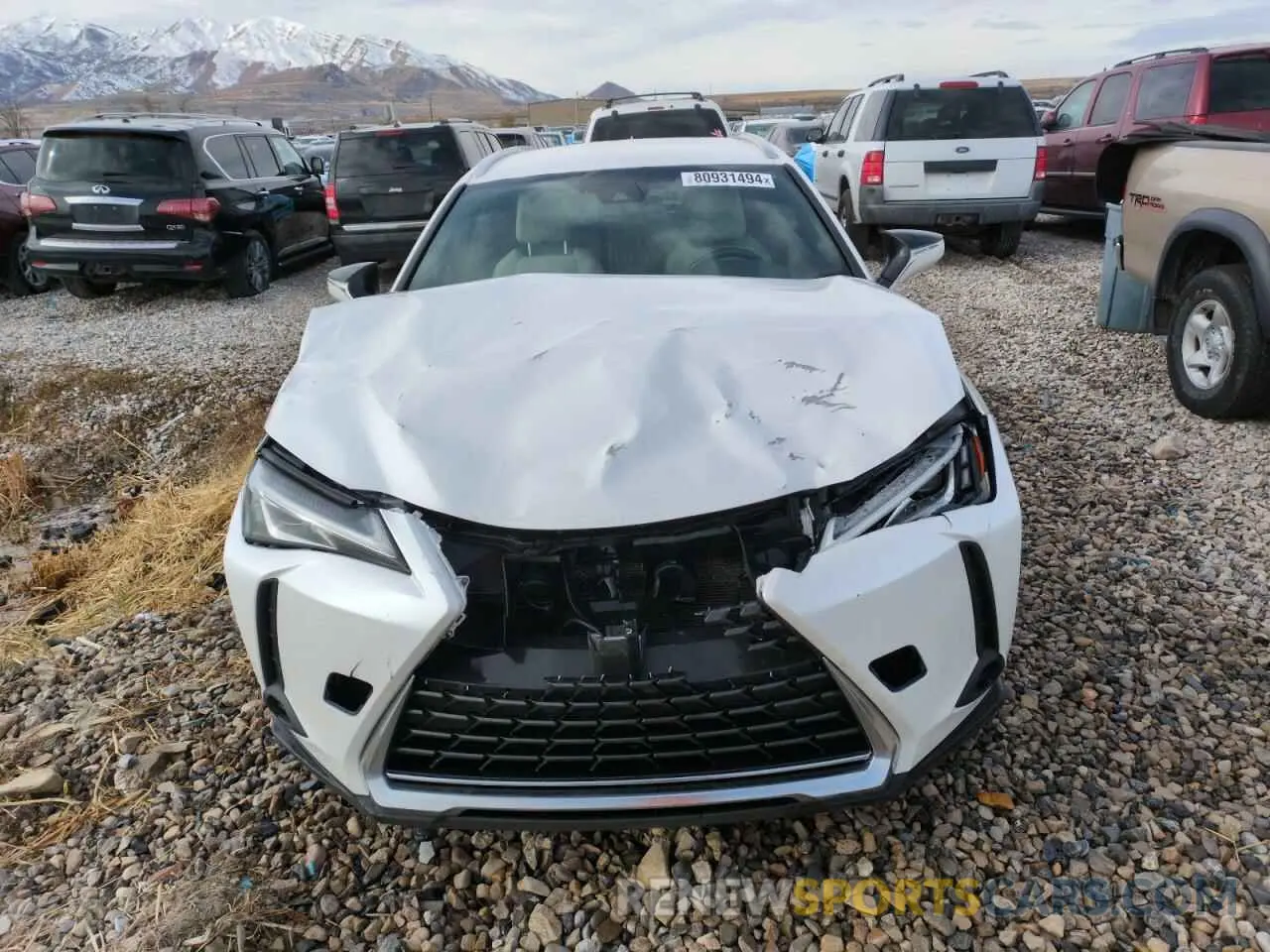 5 fotografías del automóvil dañado JTHU9JBH7K2013219 LEXUS UX 250H 2019