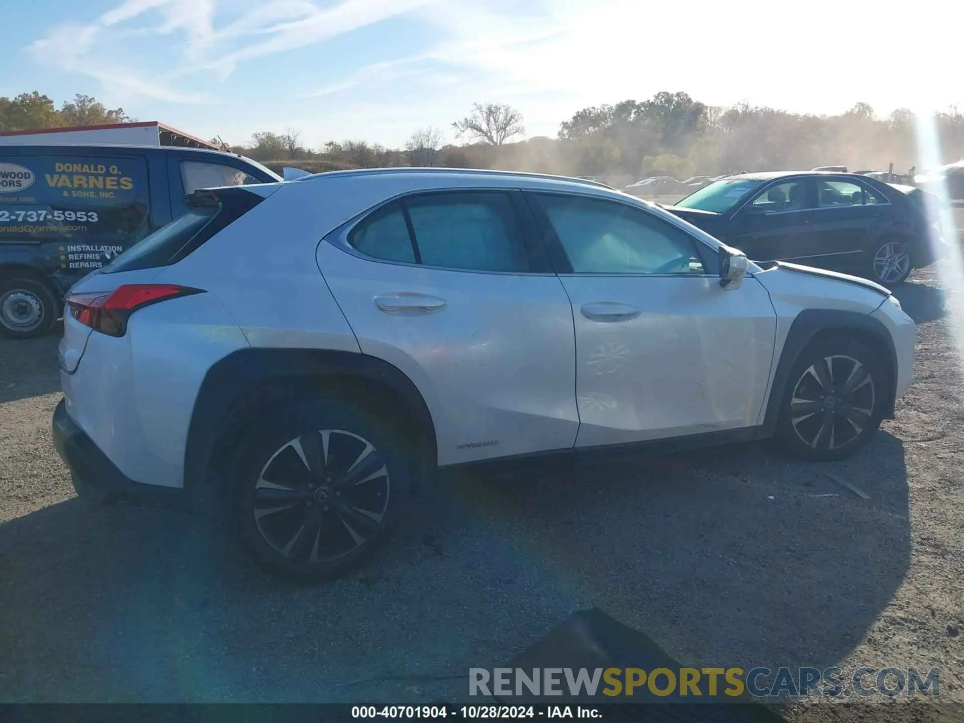 14 fotografías del automóvil dañado JTHU9JBH8K2004190 LEXUS UX 250H 2019