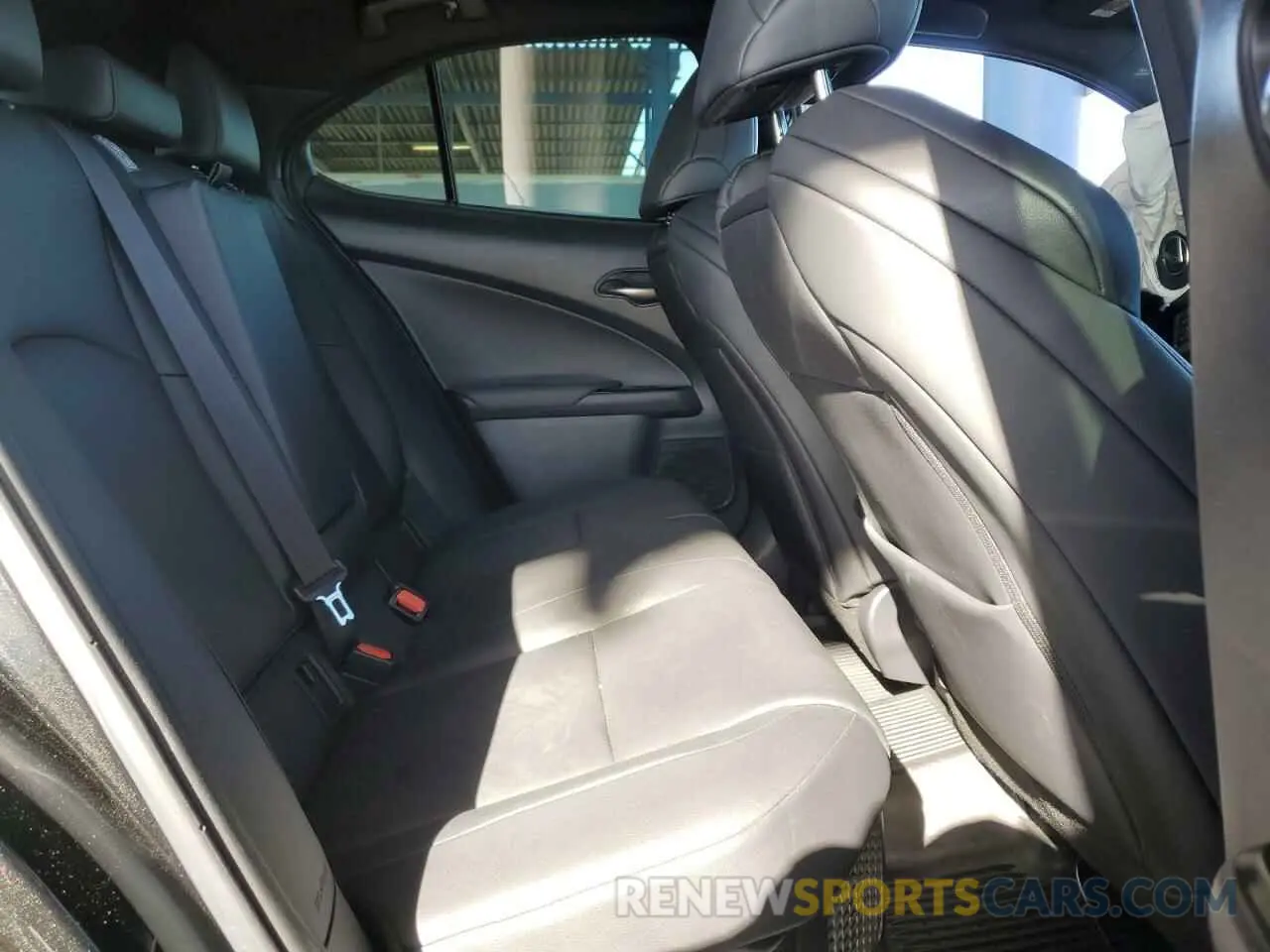 11 fotografías del automóvil dañado JTHU9JBH9K2000343 LEXUS UX 250H 2019