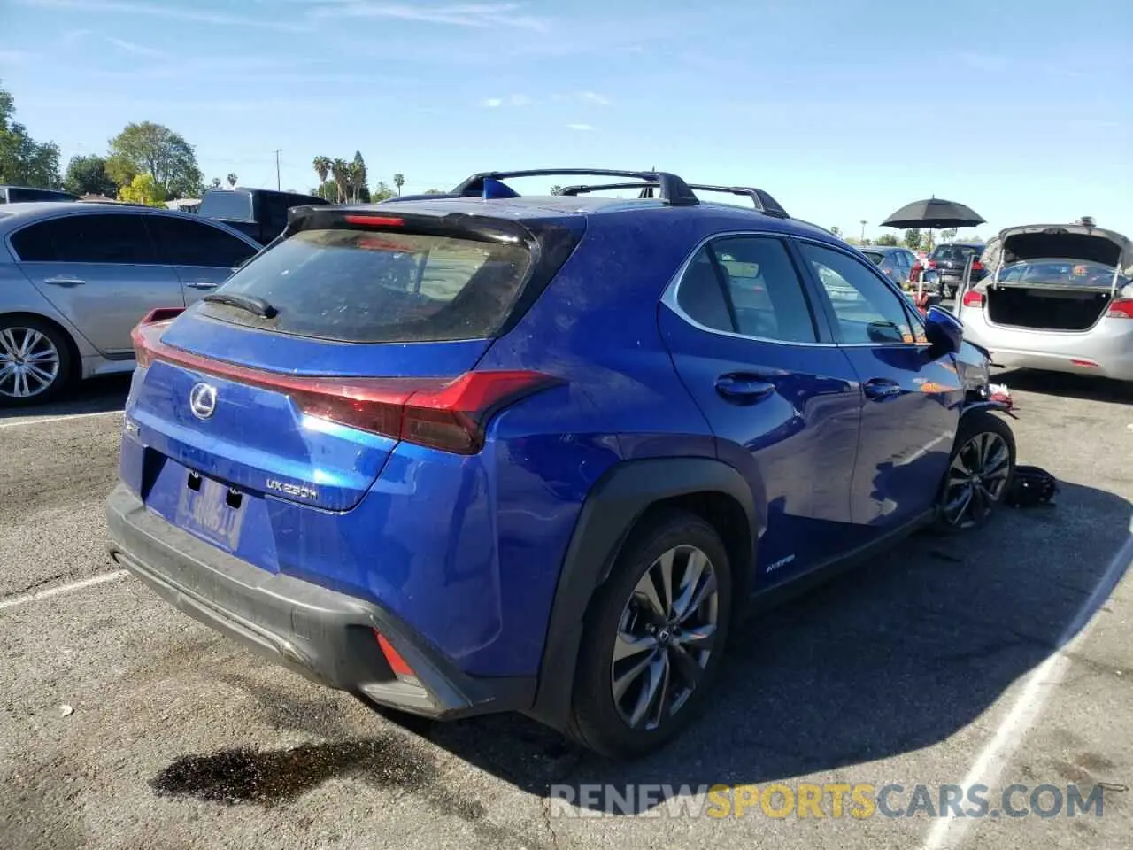 4 fotografías del automóvil dañado JTHU9JBH9K2006952 LEXUS UX 250H 2019