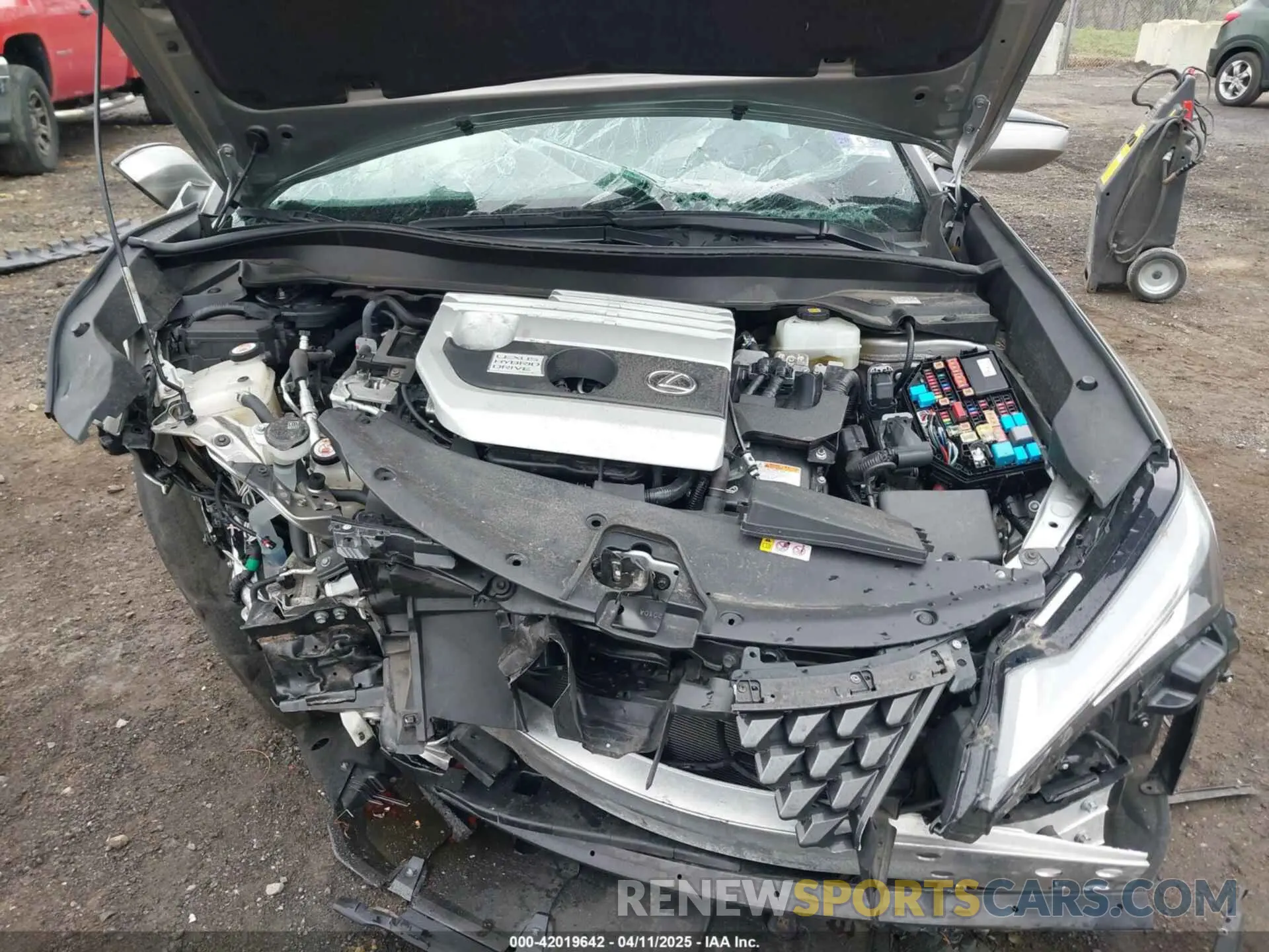 10 fotografías del automóvil dañado JTHU9JBH9K2008345 LEXUS UX 250H 2019