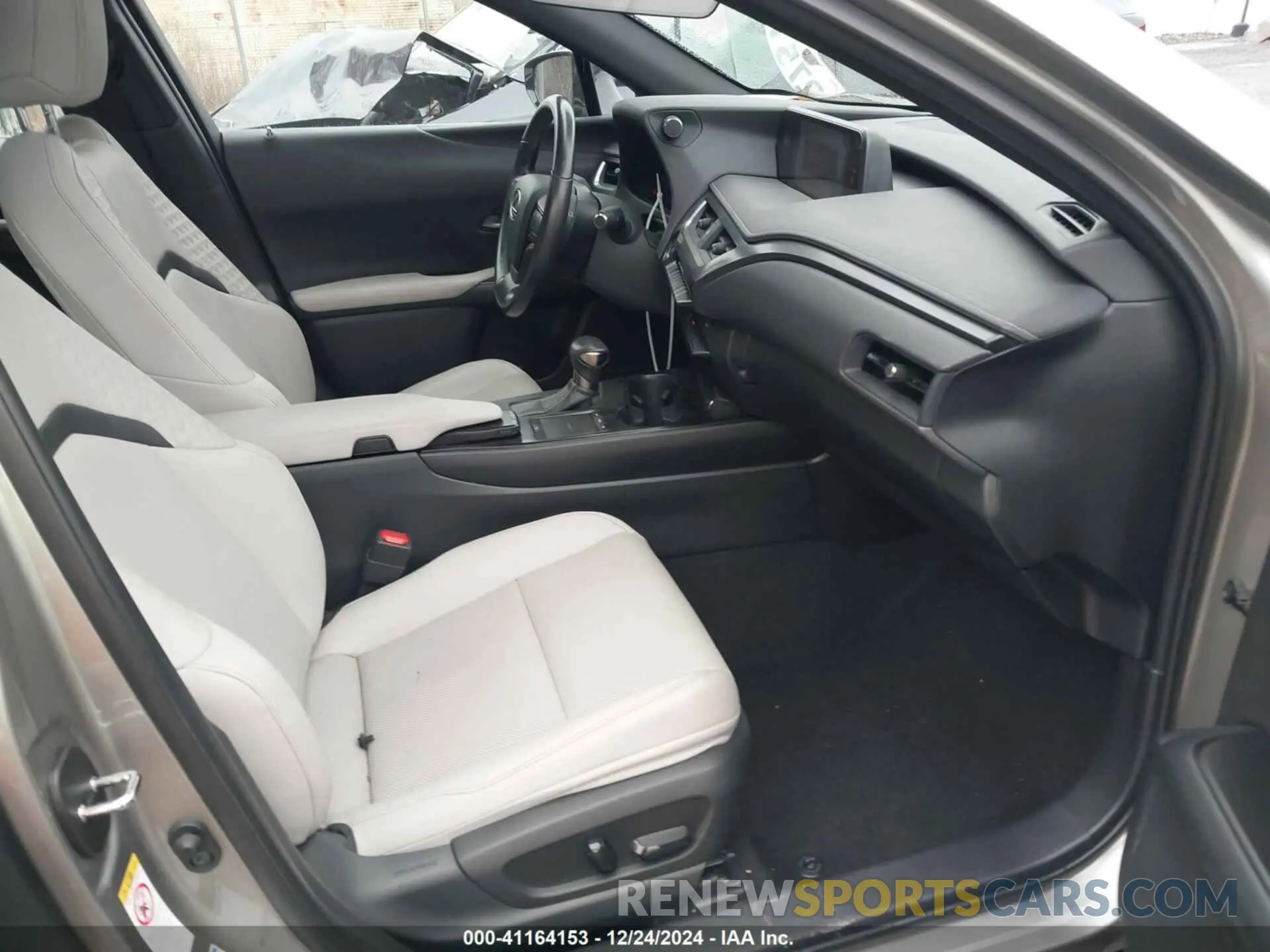 5 fotografías del automóvil dañado JTHU9JBH9K2012783 LEXUS UX 250H 2019